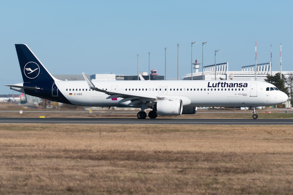 Full size: Lufthansa Airbus A321NEO D-AIEE at Frankfurt International Airport