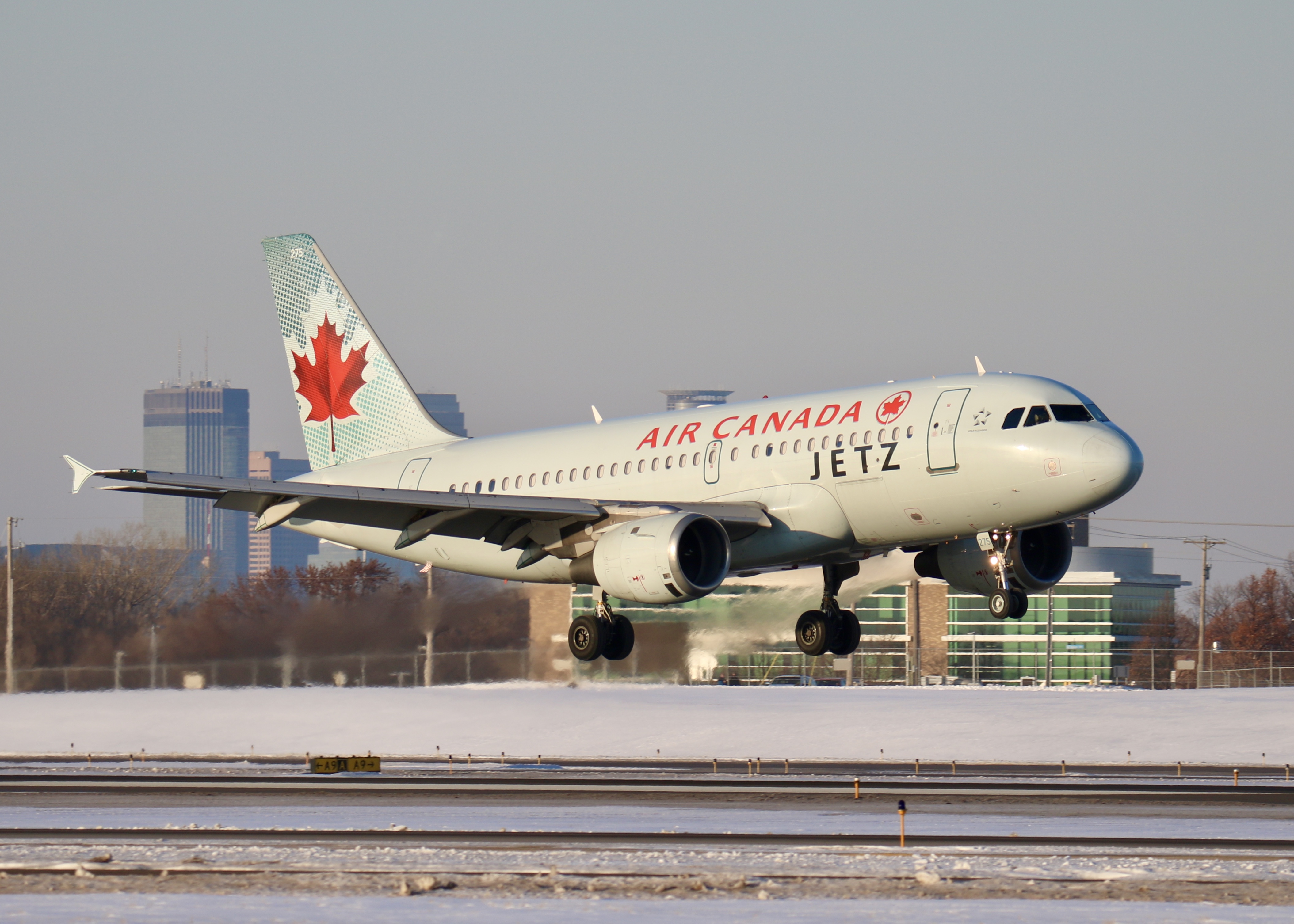 Full size: Air Canada Airbus A320 C-GBHN at Minneapolis-St Paul International/Wold-Chamberlain Airport