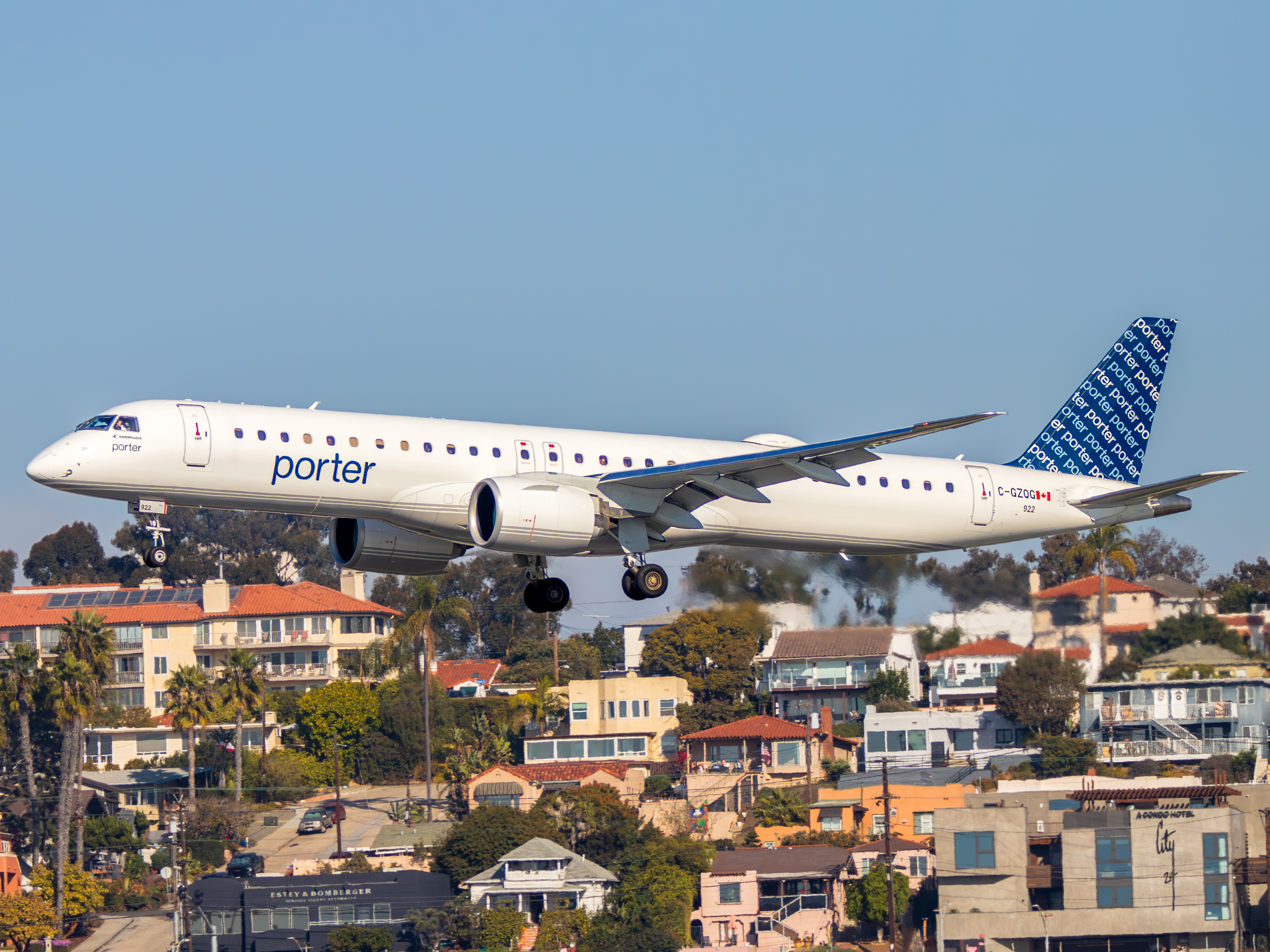Full size: Porter Airlines Embraer E195-E2 C-GZQG at San Diego International Airport