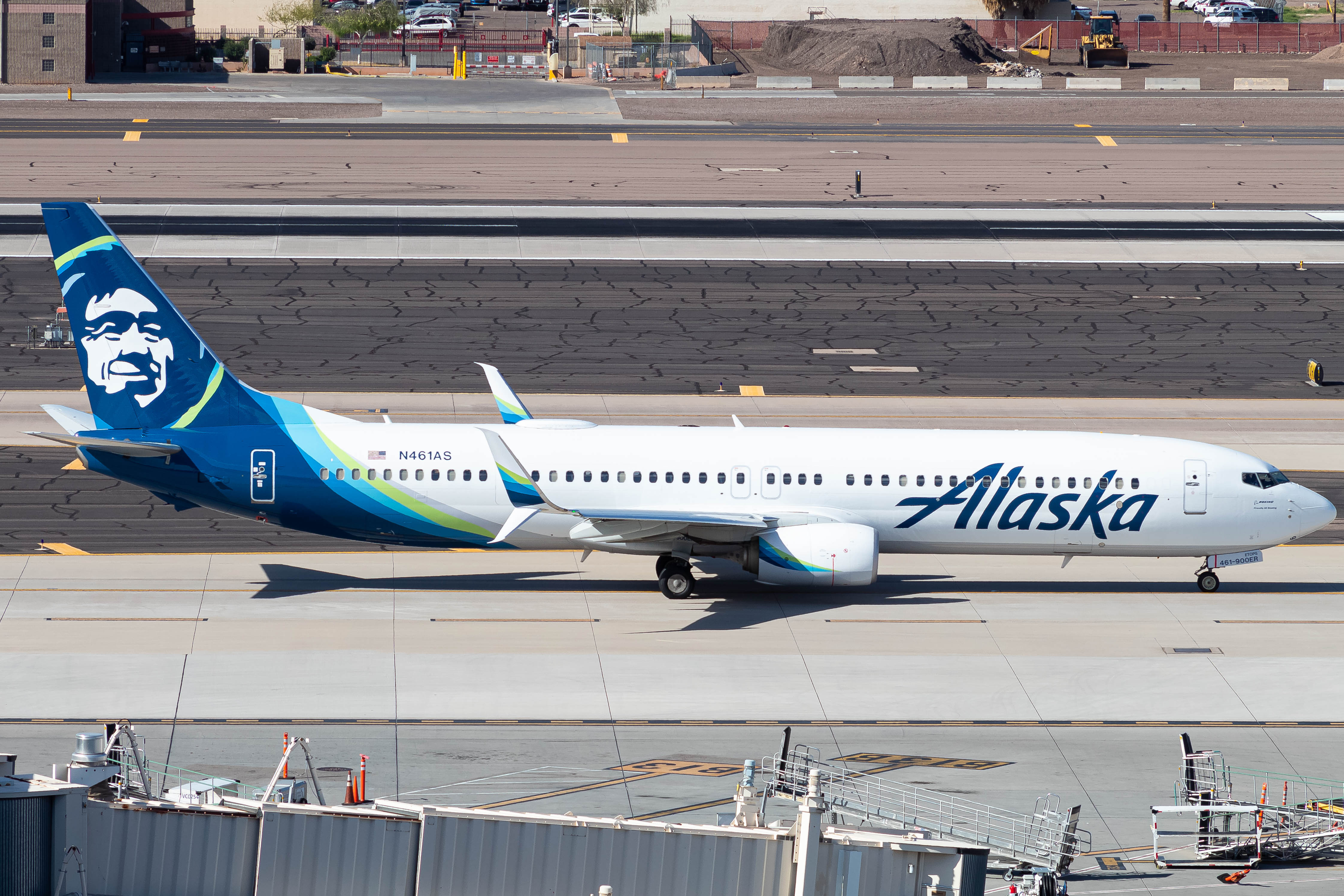 Full size: Alaska Airlines Boeing 737-900ER N461AS at Phoenix Sky Harbor International Airport