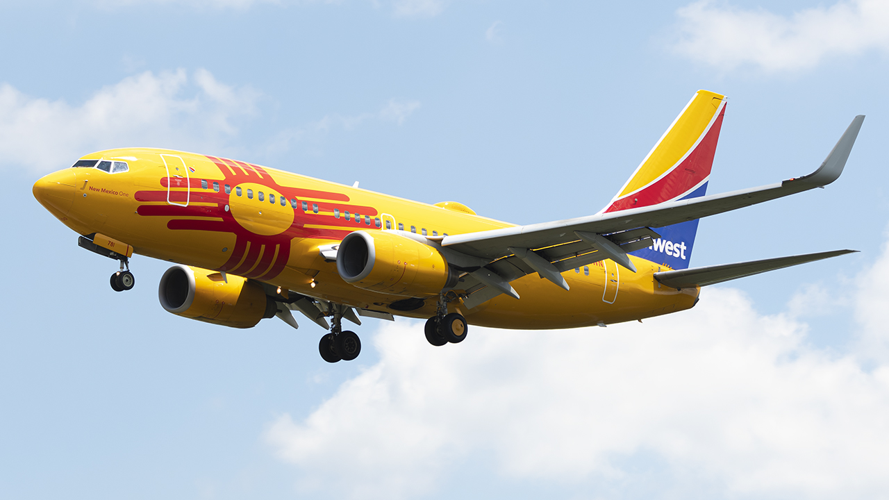 Full size: Southwest Airlines Boeing 737-700 N781WN at Baltimore/Washington International Thurgood Marshall Airport