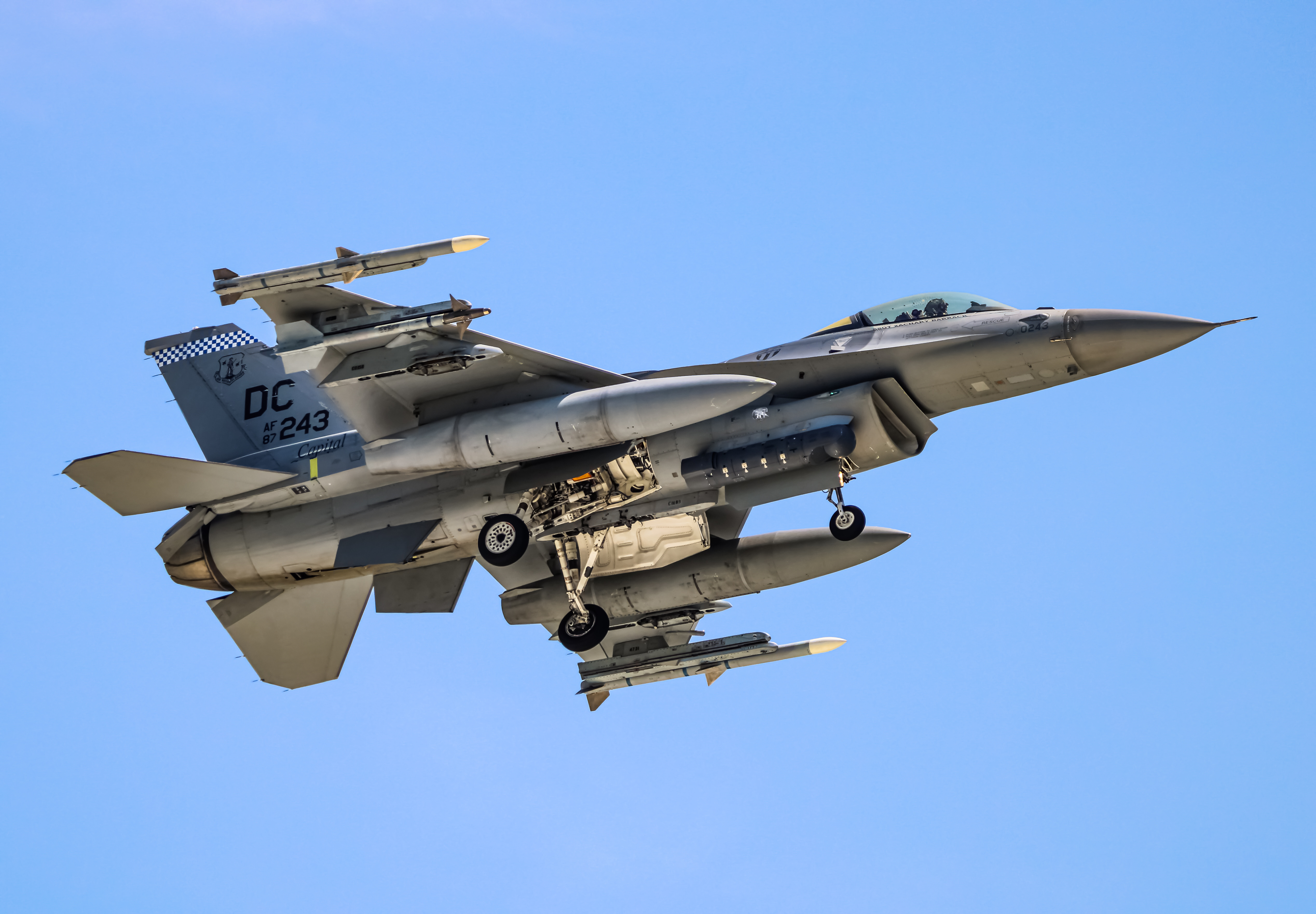 Full size: USAF - United States Air Force General Dynamics F-16C 87-0243 at Joint Base Andrews