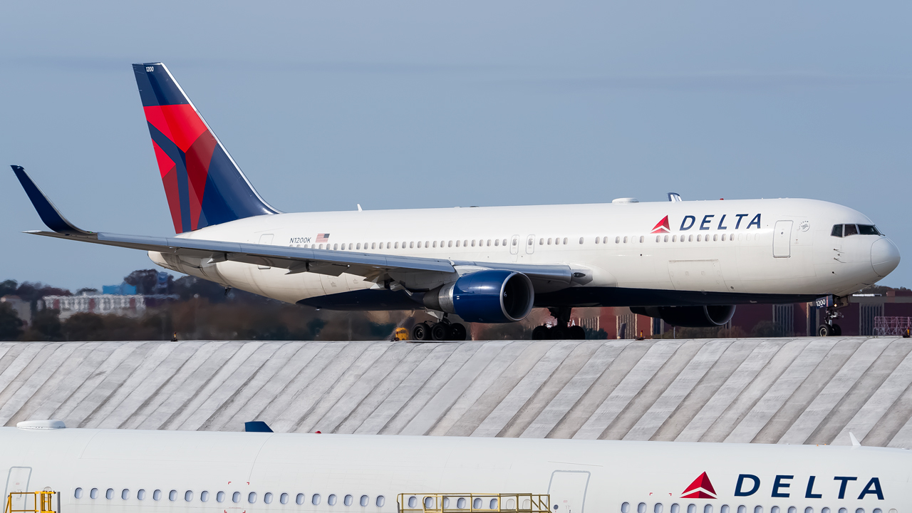 Full size: Delta Airlines Boeing 767-300ER N1200K at Hartsfield-Jackson Atlanta International Airport