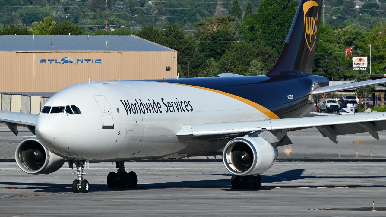 Full size: United Parcel Service Airbus A300F-600 N170UP at Reno/Tahoe International Airport