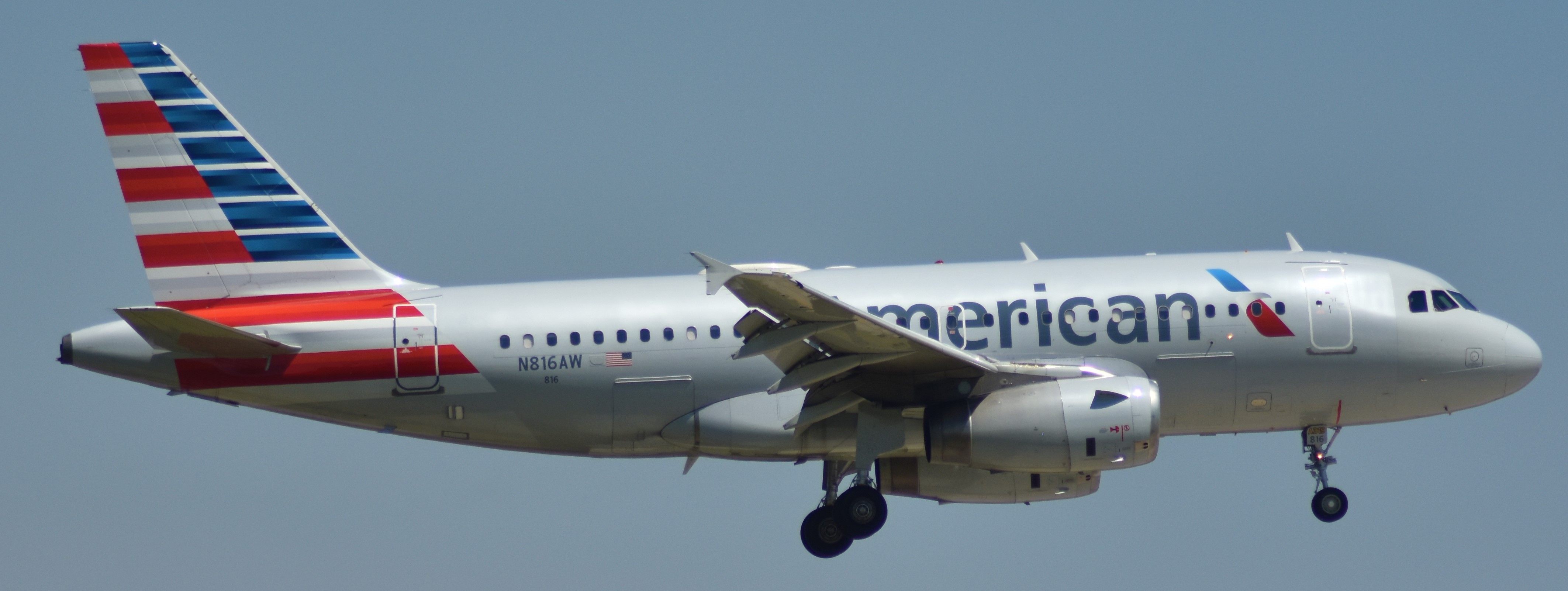 Full size: American Airlines Airbus A319 N186AW at Chicago O'Hare International Airport