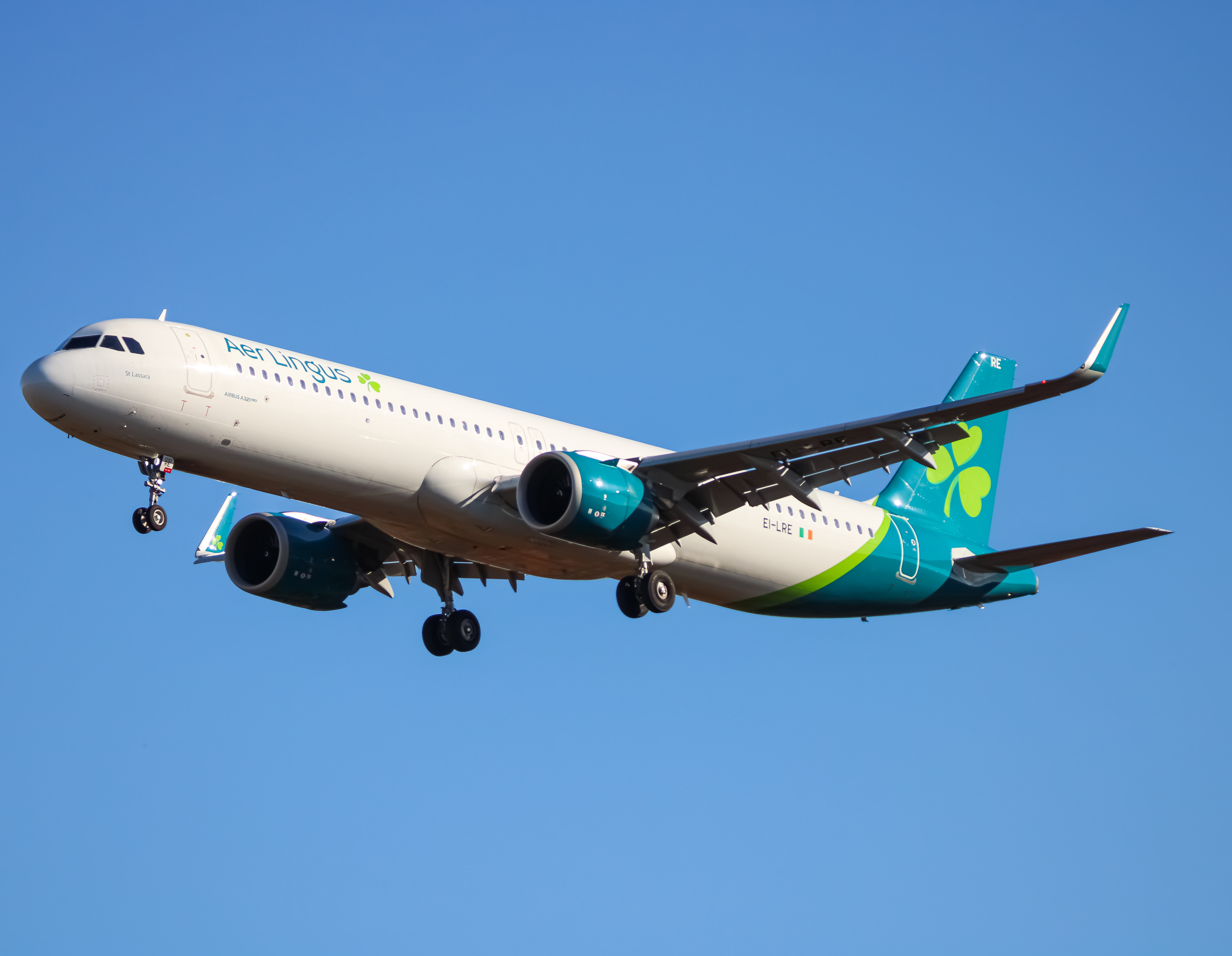 Full size: Aer Lingus Airbus A321NEO EI-LRE at Washington Dulles International Airport
