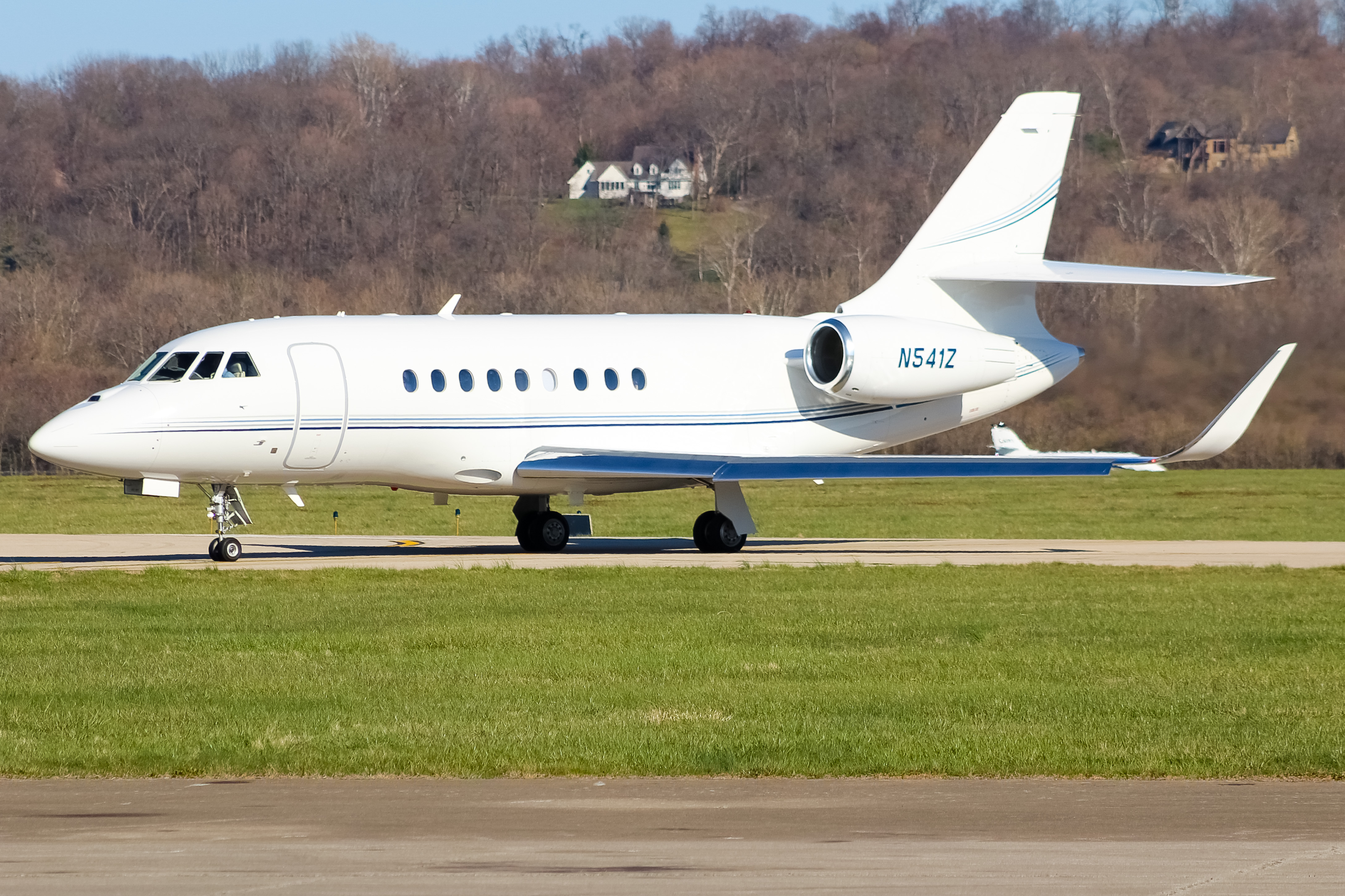 Full size: PRIVATE  Dassault Falcon 2000EX N541Z at Cincinnati Municipal Airport/Lunken Field