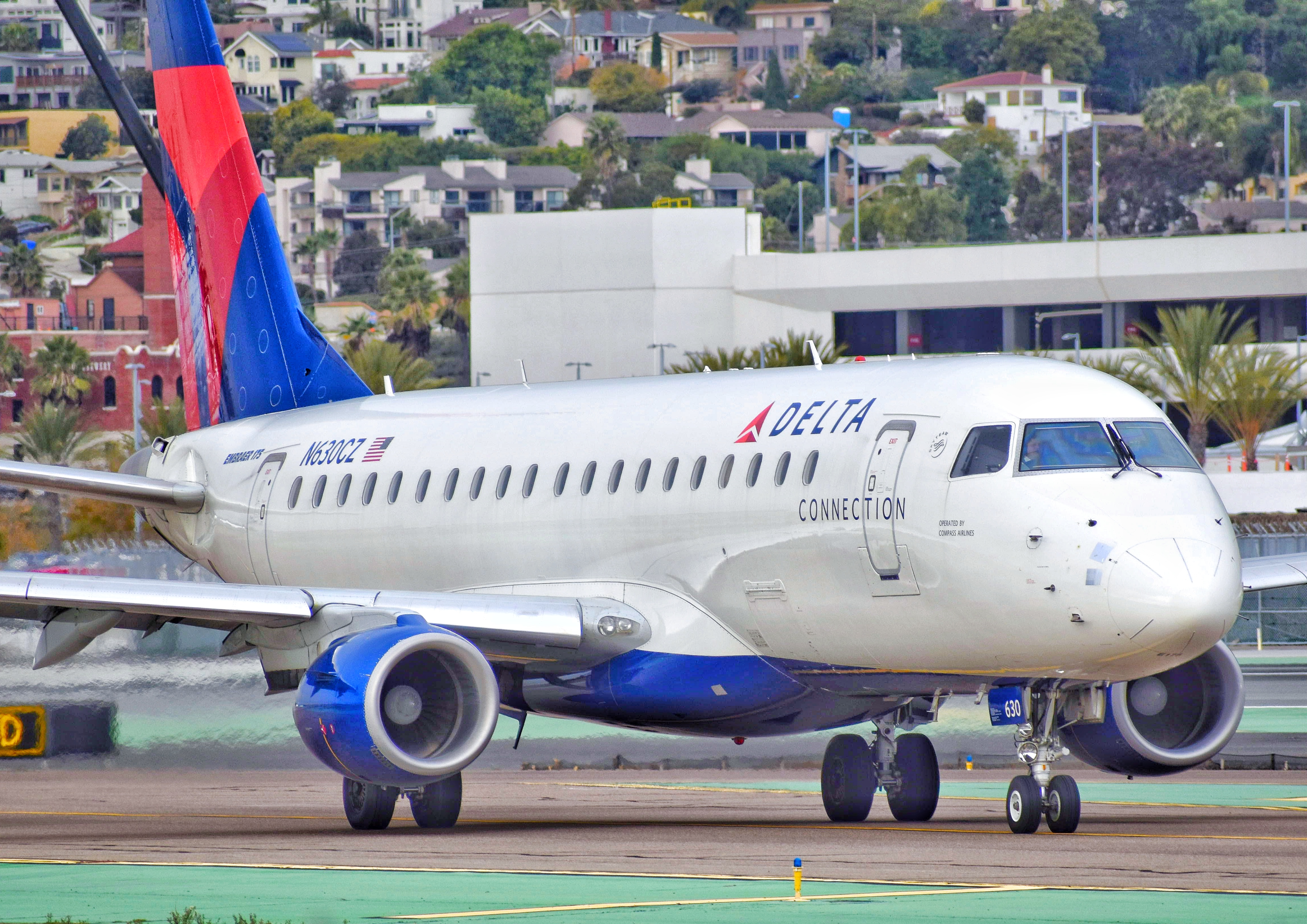 Full size: Delta Connection Embraer E175 N603CZ at San Diego International Airport