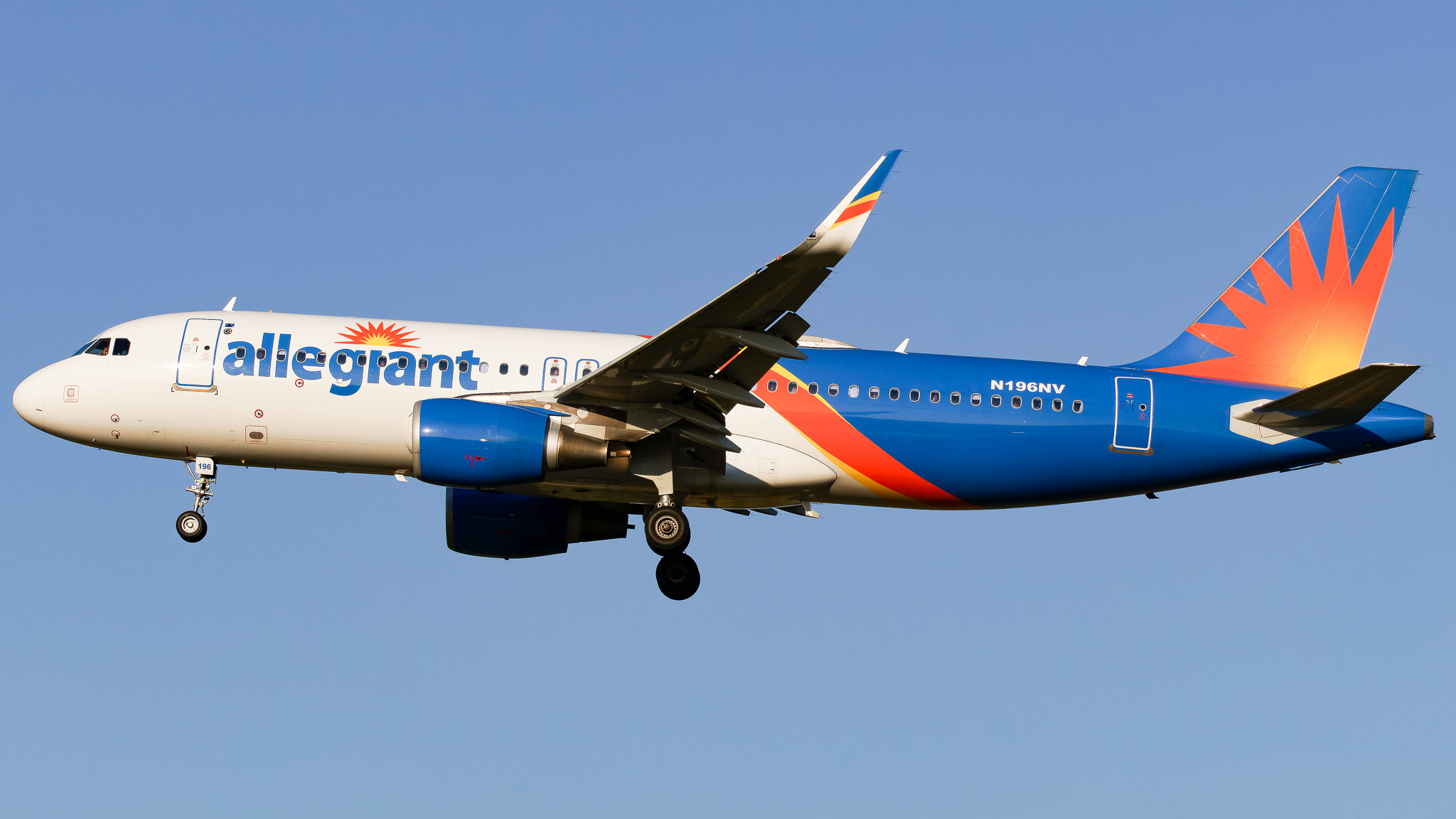 Full size: Allegiant Air Airbus A320 N196NV at St. Petersburg Clearwater International Airport