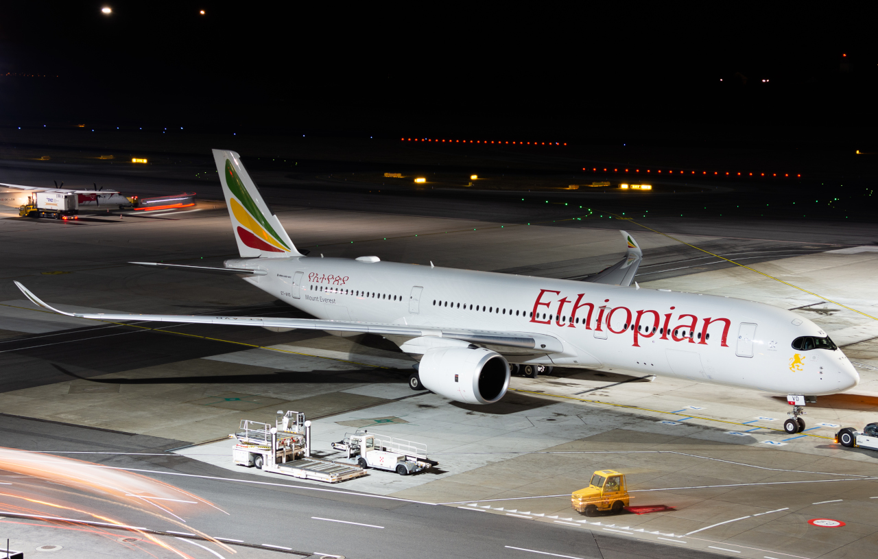 Full size: Ethiopian Airlines Airbus A350-900 ET-AVD at Vienna International Airport
