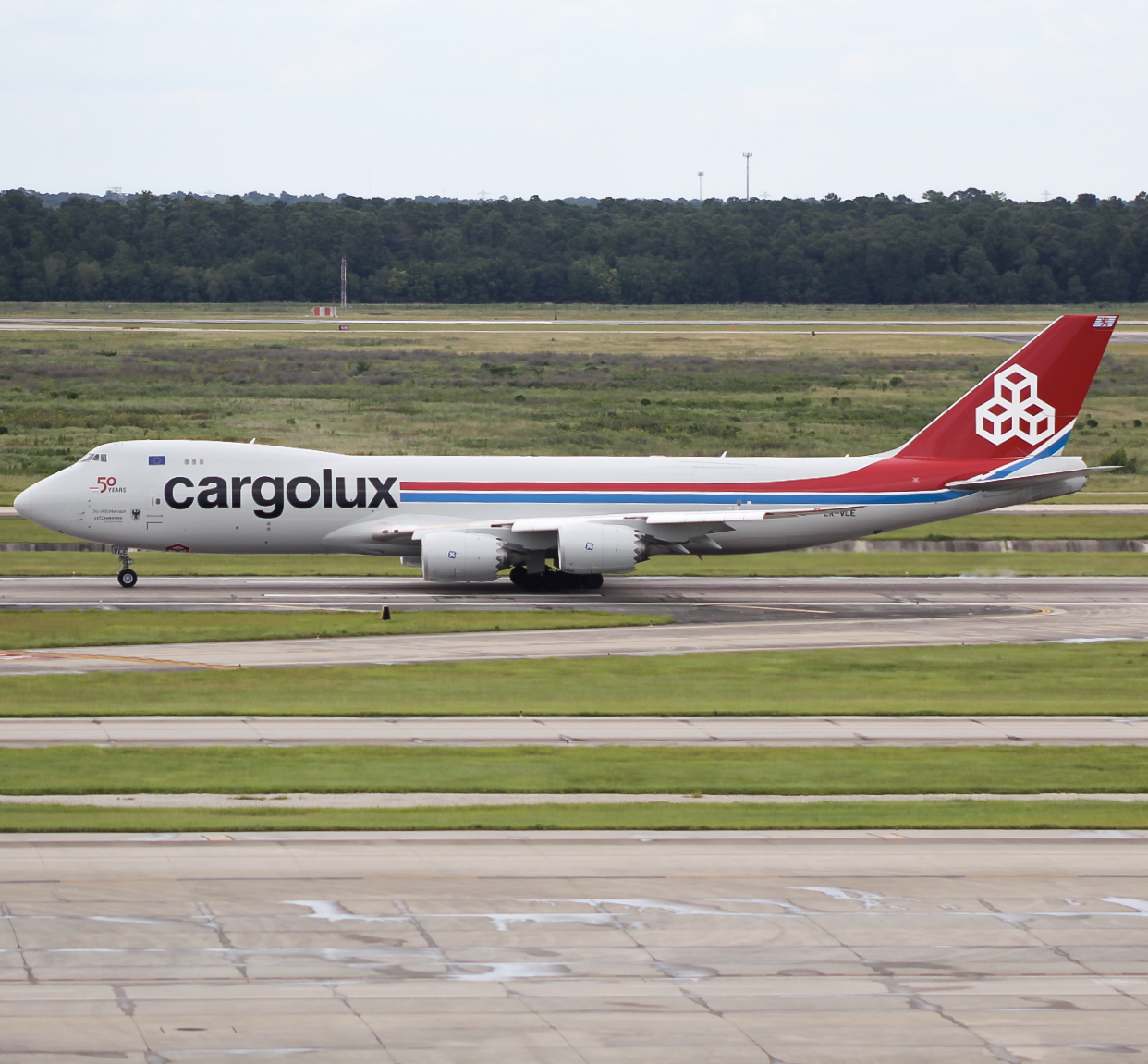 Full size: CargoLux Boeing 747-8F LX-VCE at Houston-George Bush Intercontinental Airport