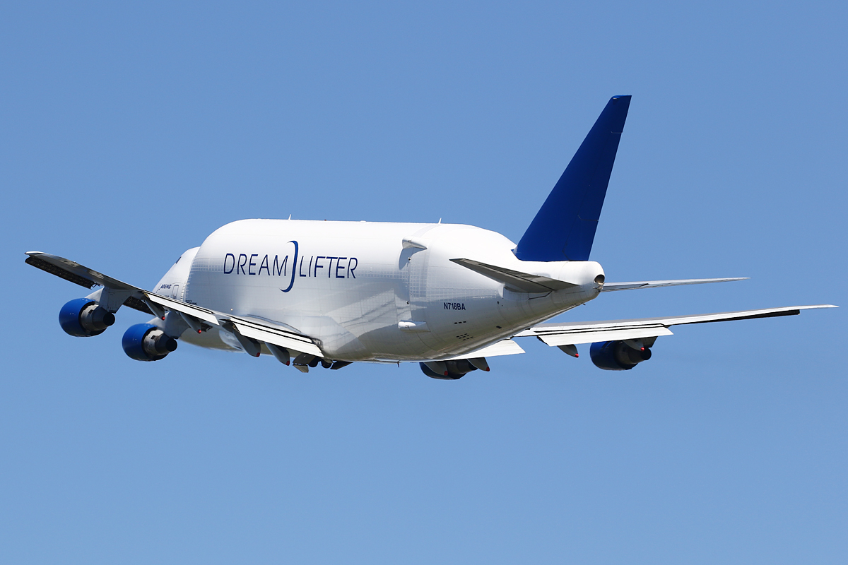 Full size: Boeing Boeing Dreamlifter (BLCF) N718BA at Snohomish County Airport (Paine Field)