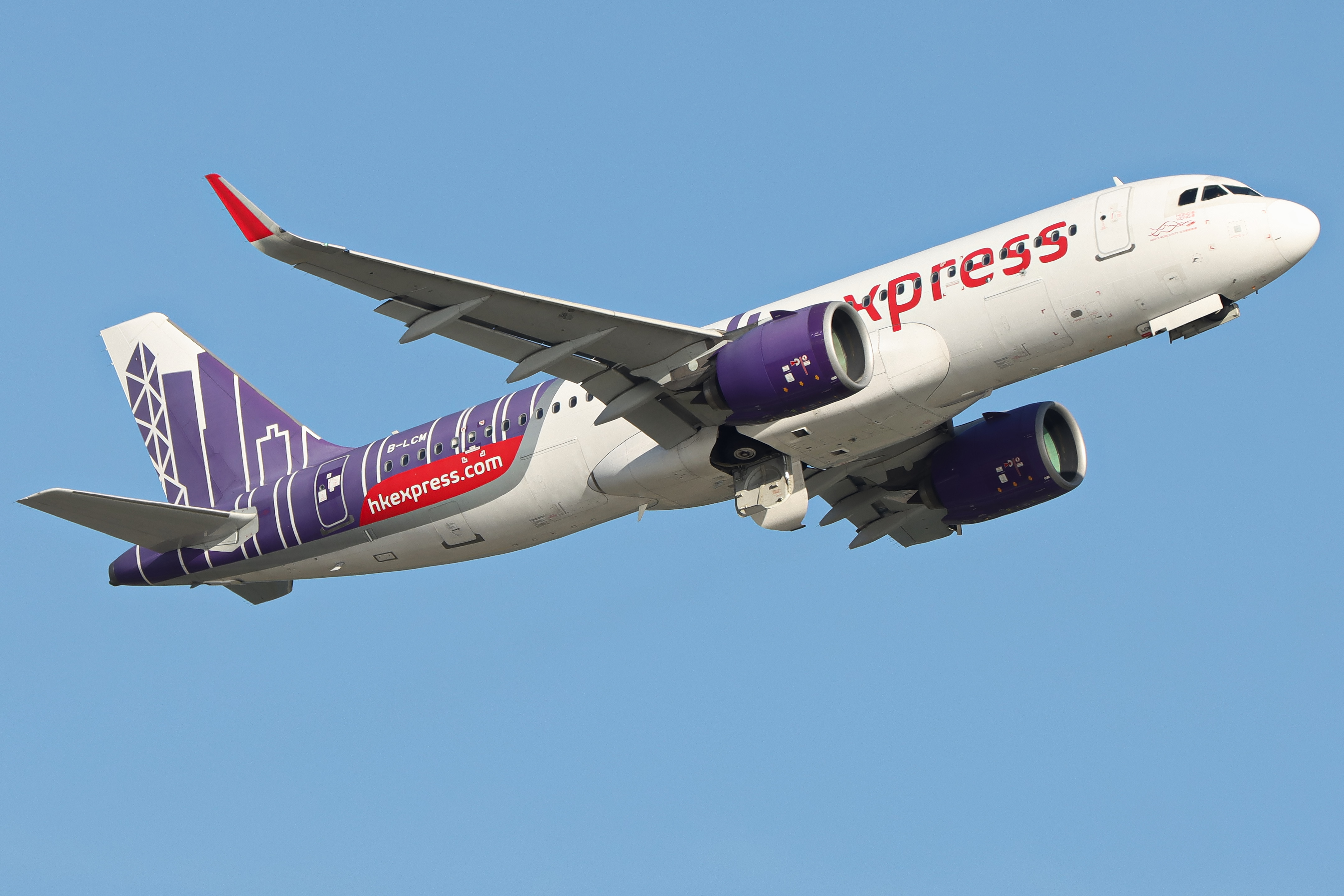 Full size: Hong Kong Express Airbus A320NEO B-LCM at Hong Kong International Airport