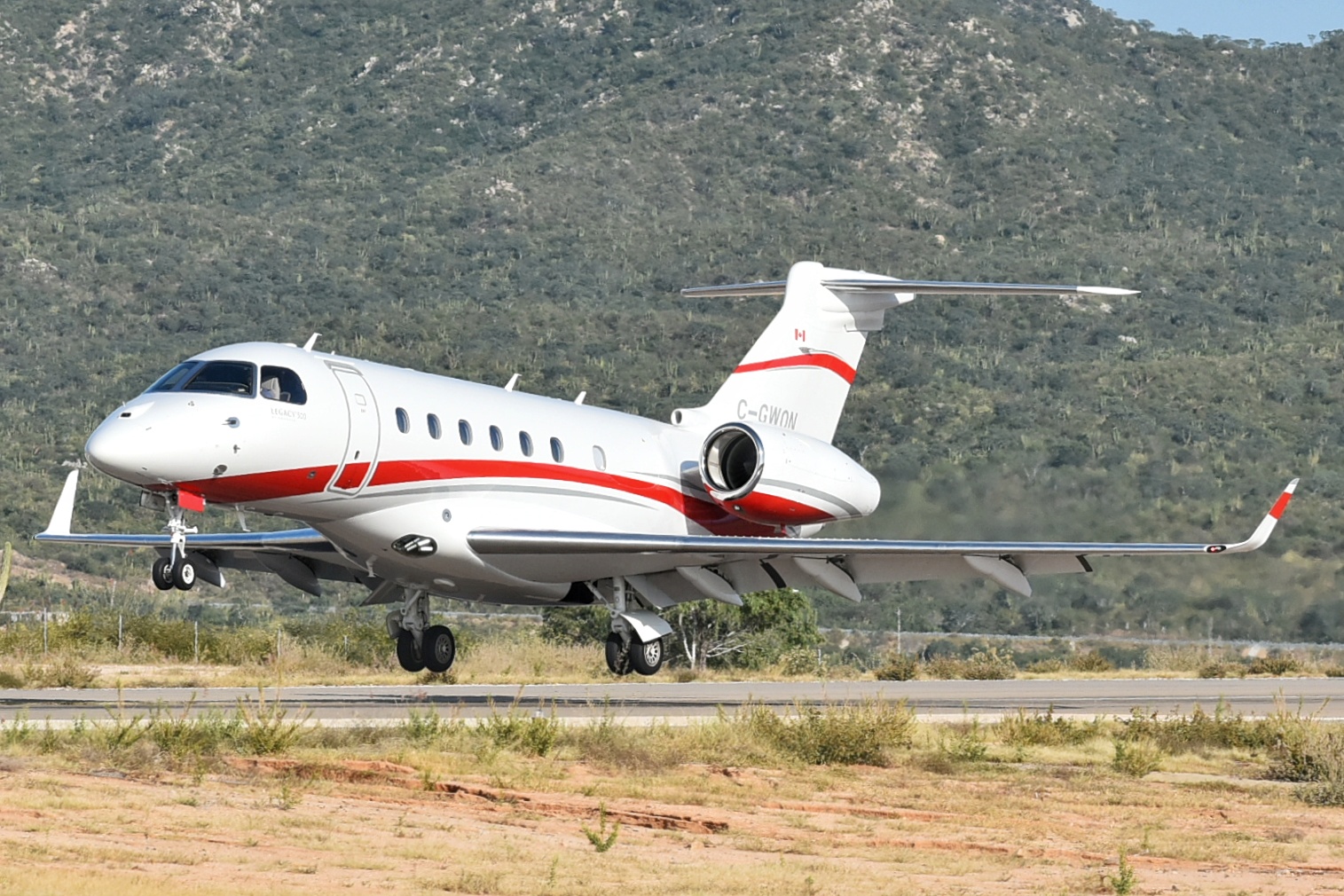 Full size: PRIVATE Embrear Legacy 500 C-GWON at Aeropuerto de Cabo San Lucas Internacional