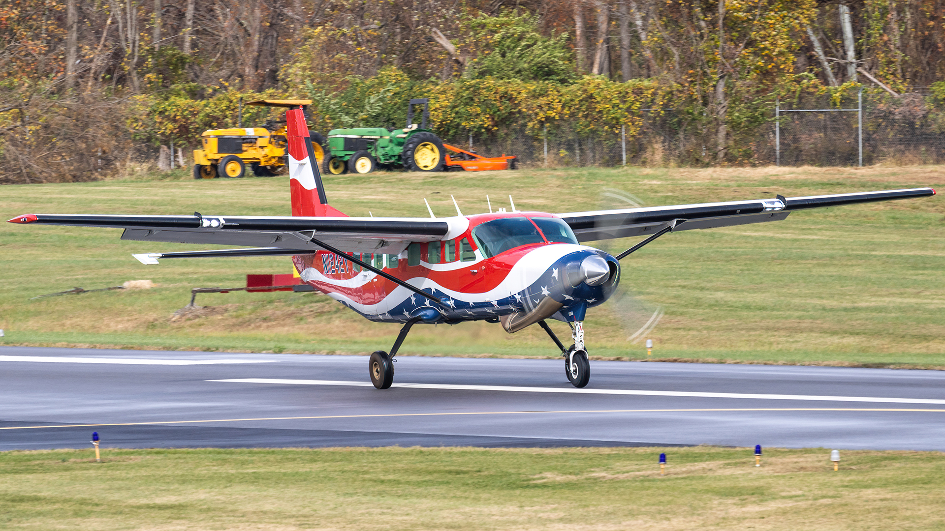 Full size: Skydive Baltimore Cessna 208 Grand Caravan N1242Y at College Park Airport