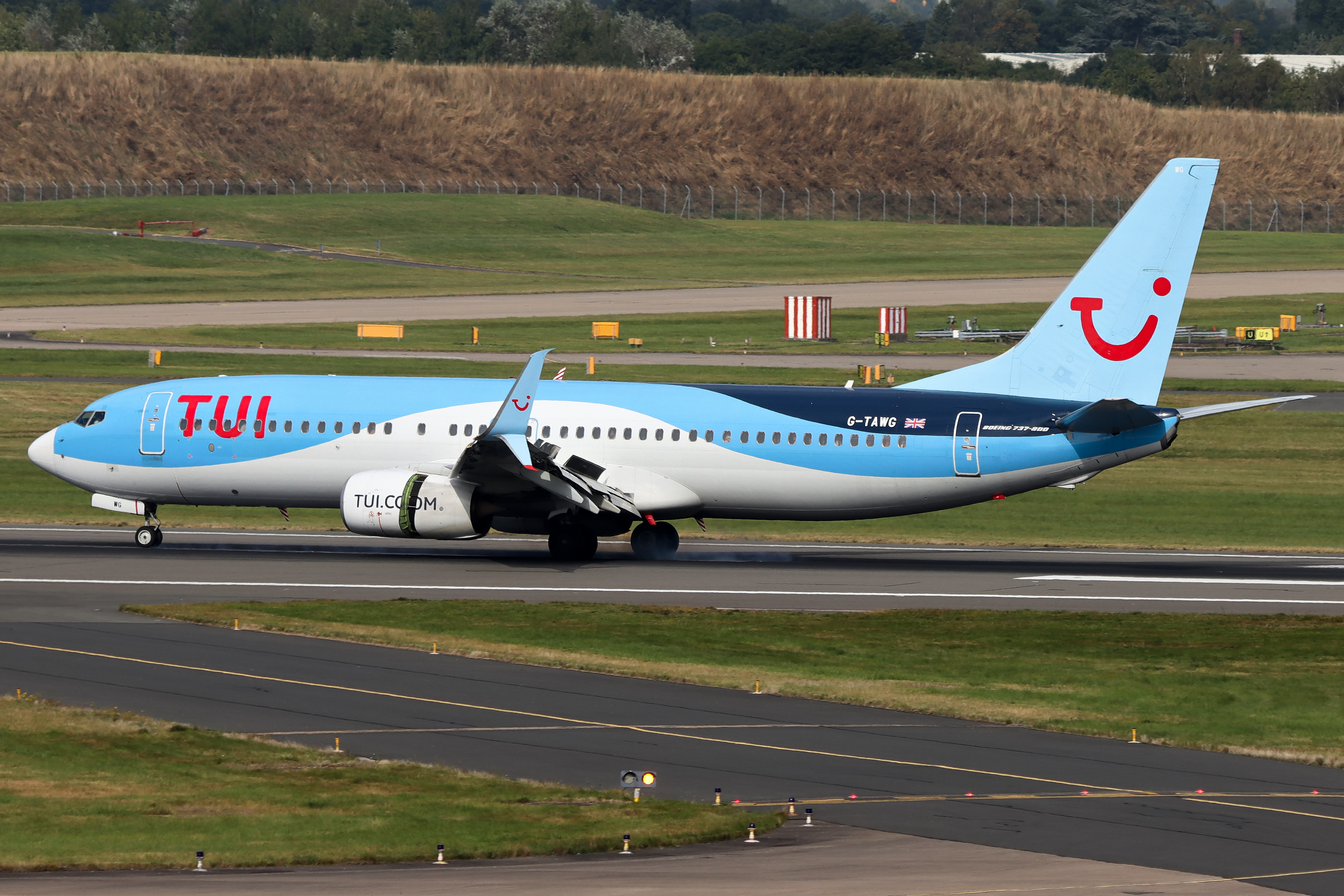 Full size: TUI Fly Boeing 737-800 G-TAWG at Birmingham Airport