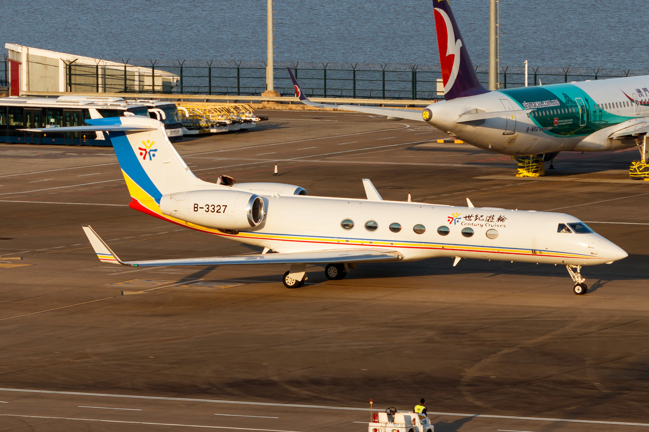 Full size: PRIVATE Gulfstream G550 B-3327 at Macau International Airport