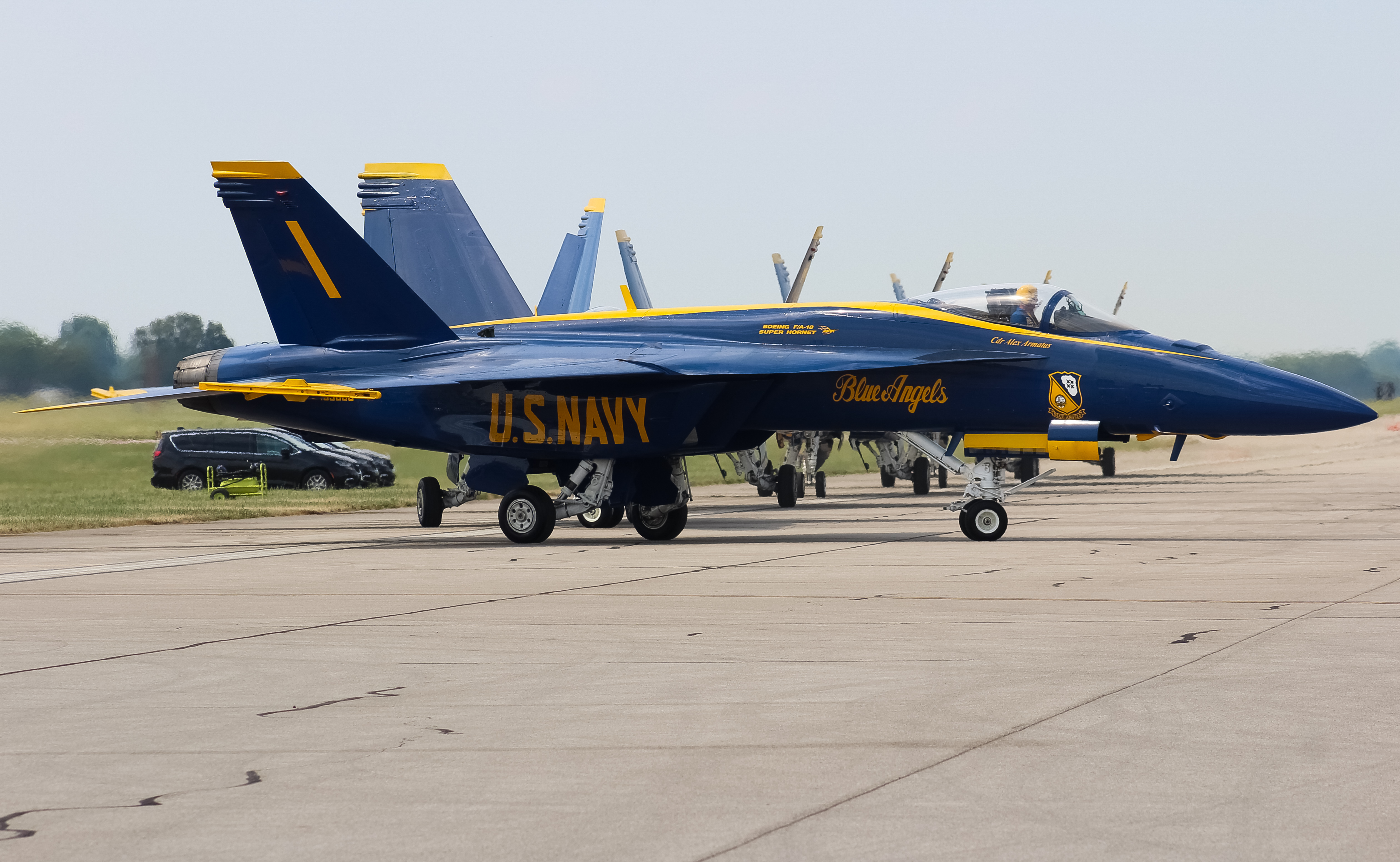 Full size: Blue Angels Boeing F/A-18E/F Super Hornet 165666 at James M Cox Dayton International Airport