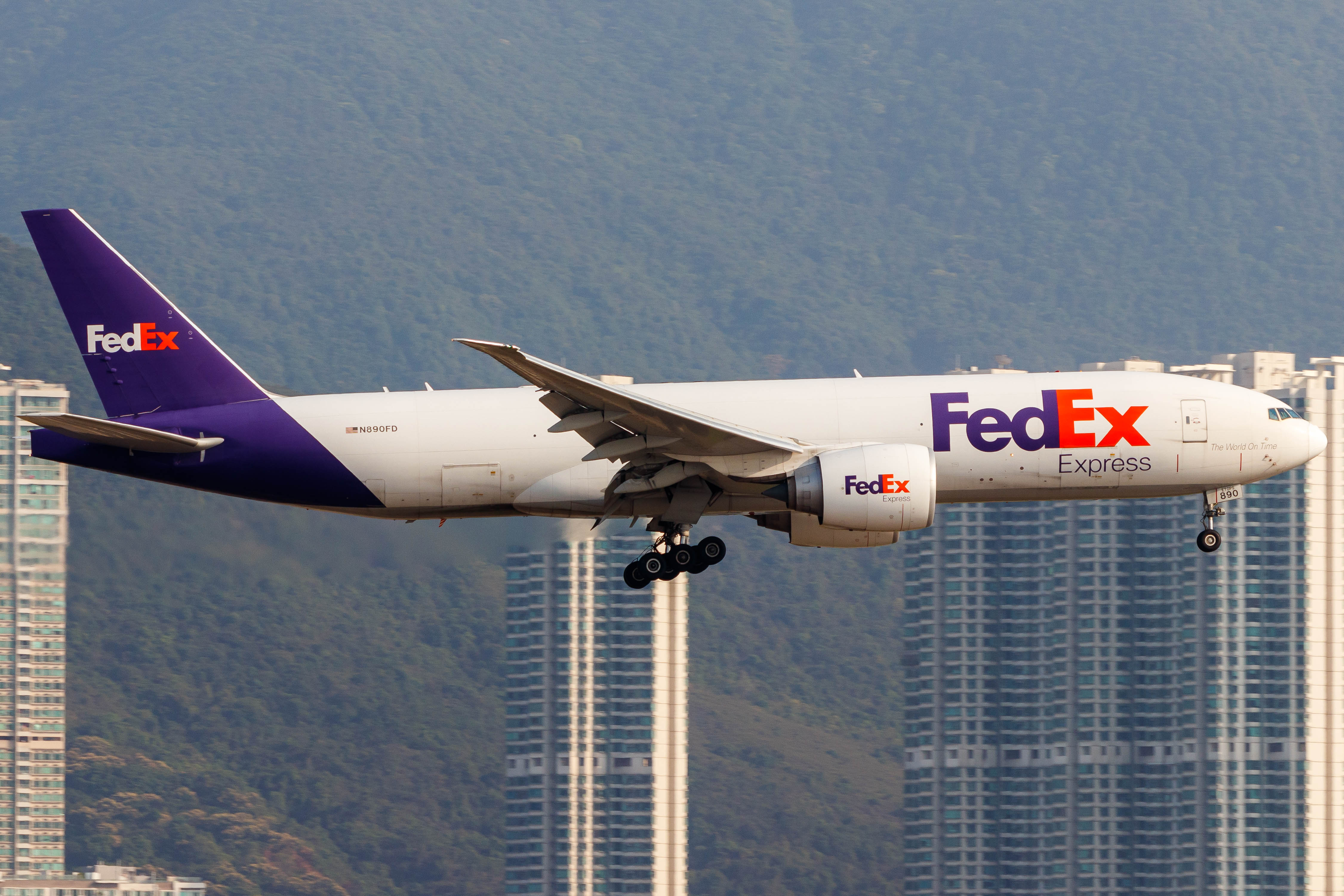 Full size: FedEx Boeing 777-F N890FD at Hong Kong International Airport