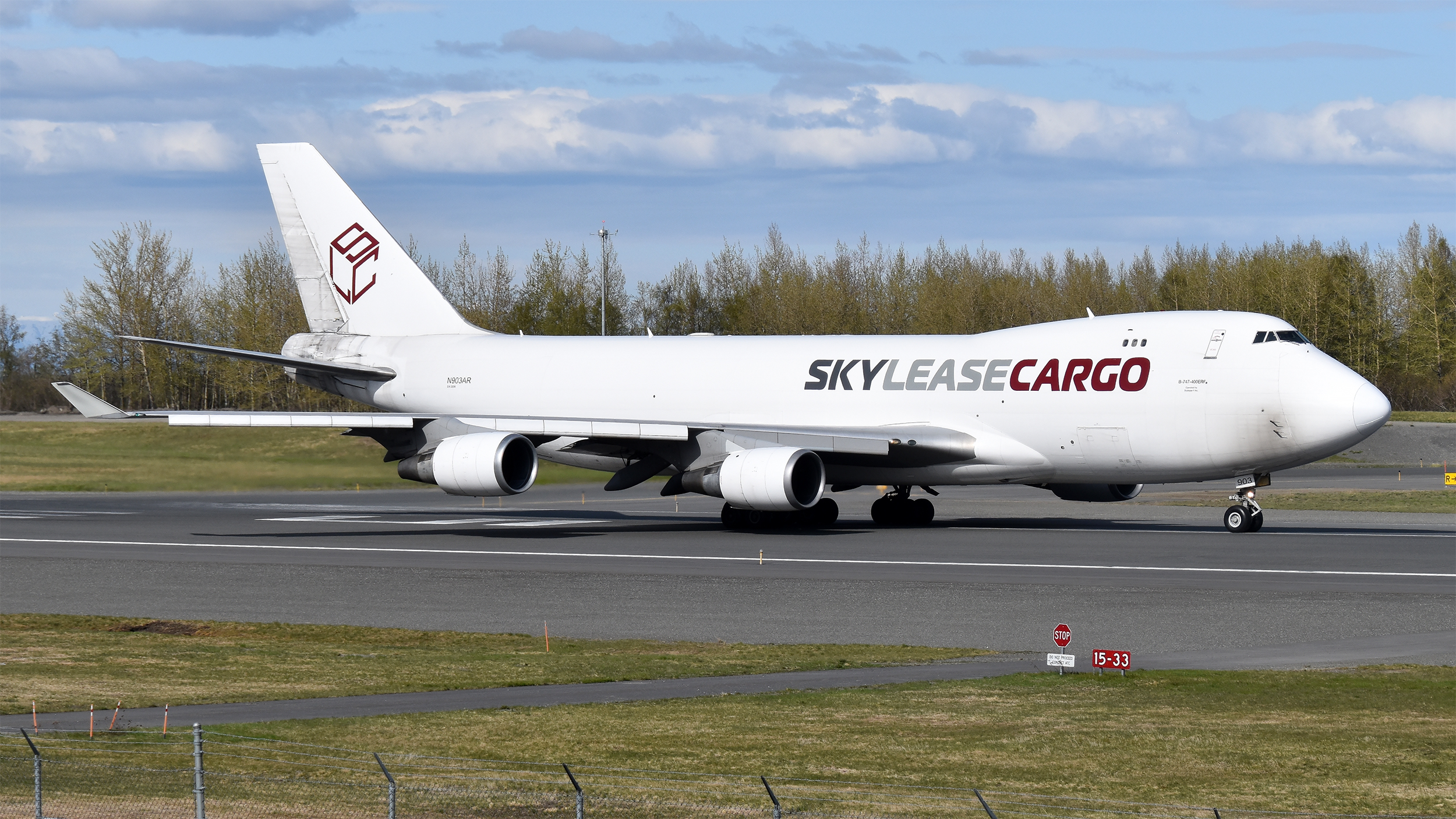 Full size: SkyLease Cargo Boeing 747-100 N903AR at Anchorage Ted Stevens International Airport