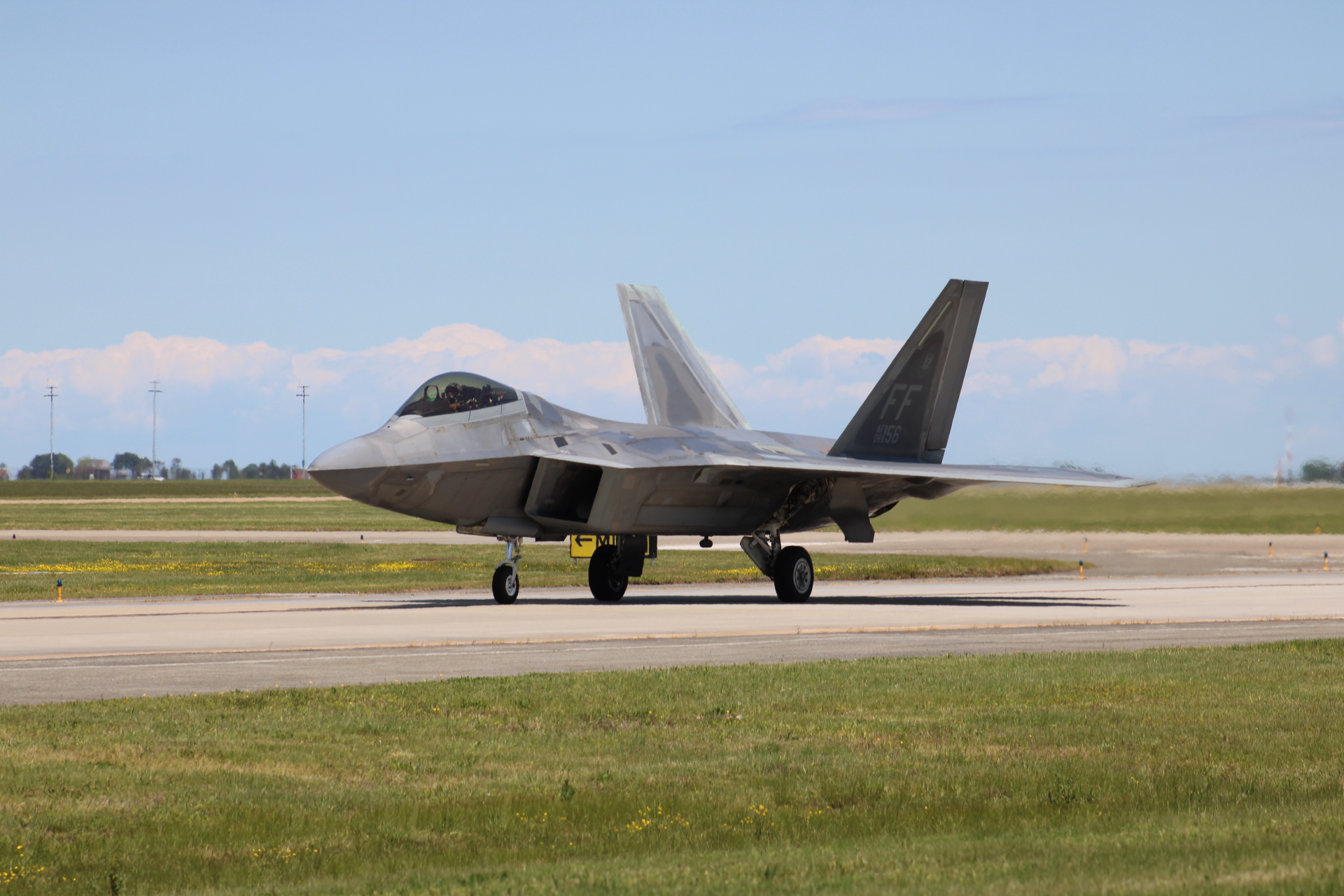 Full size: USAF - United States Air Force Lockheed Martin F-22A Raptor 08-0156 at Langley Air Force Base