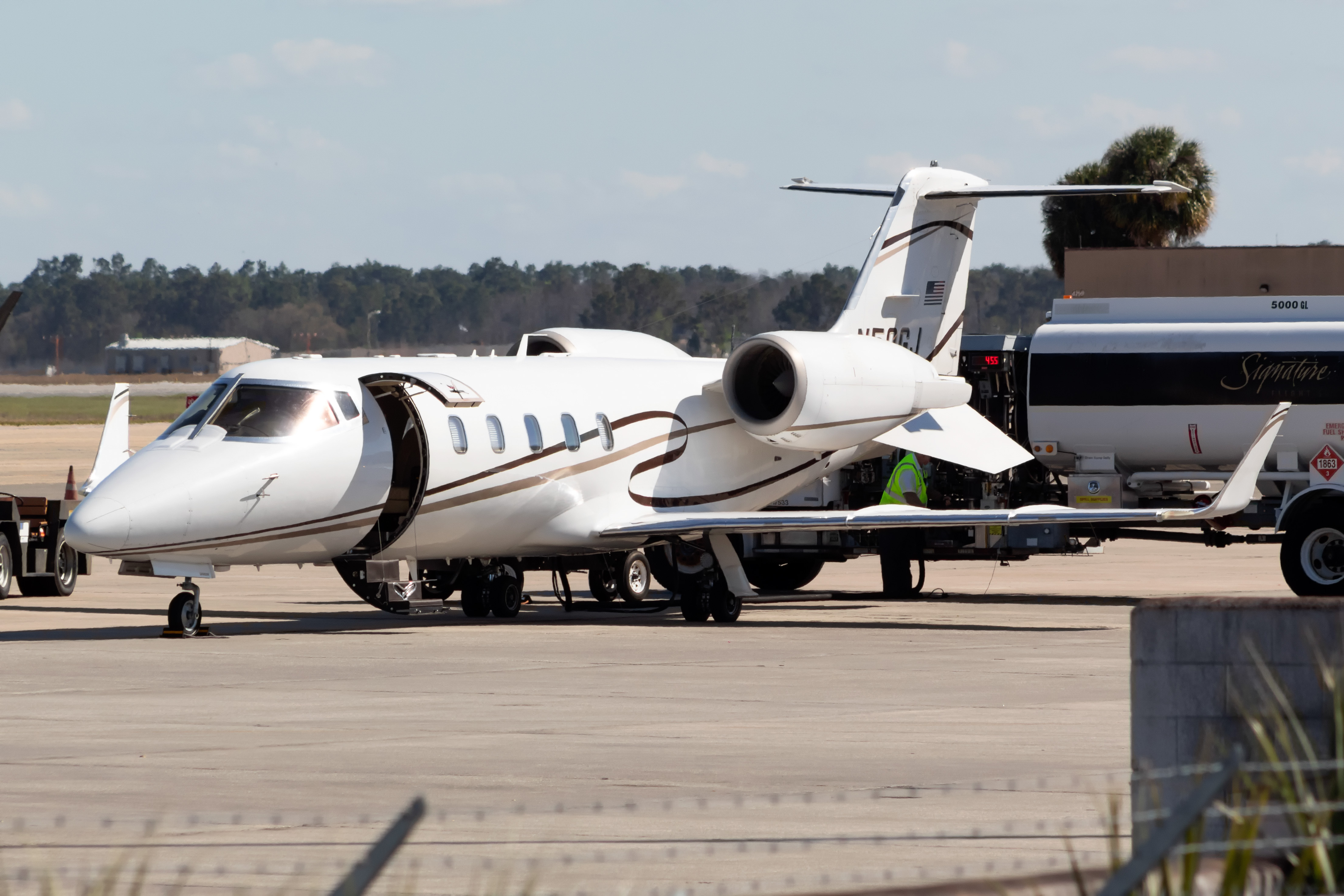 Full size: PRIVATE Bombardier Learjet 60 N50GJ at Orlando International Airport