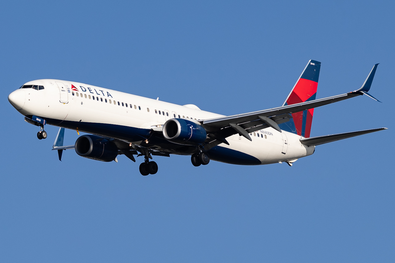 Full size: Delta Airlines Boeing 737-900ER N840DN at Tampa International Airport