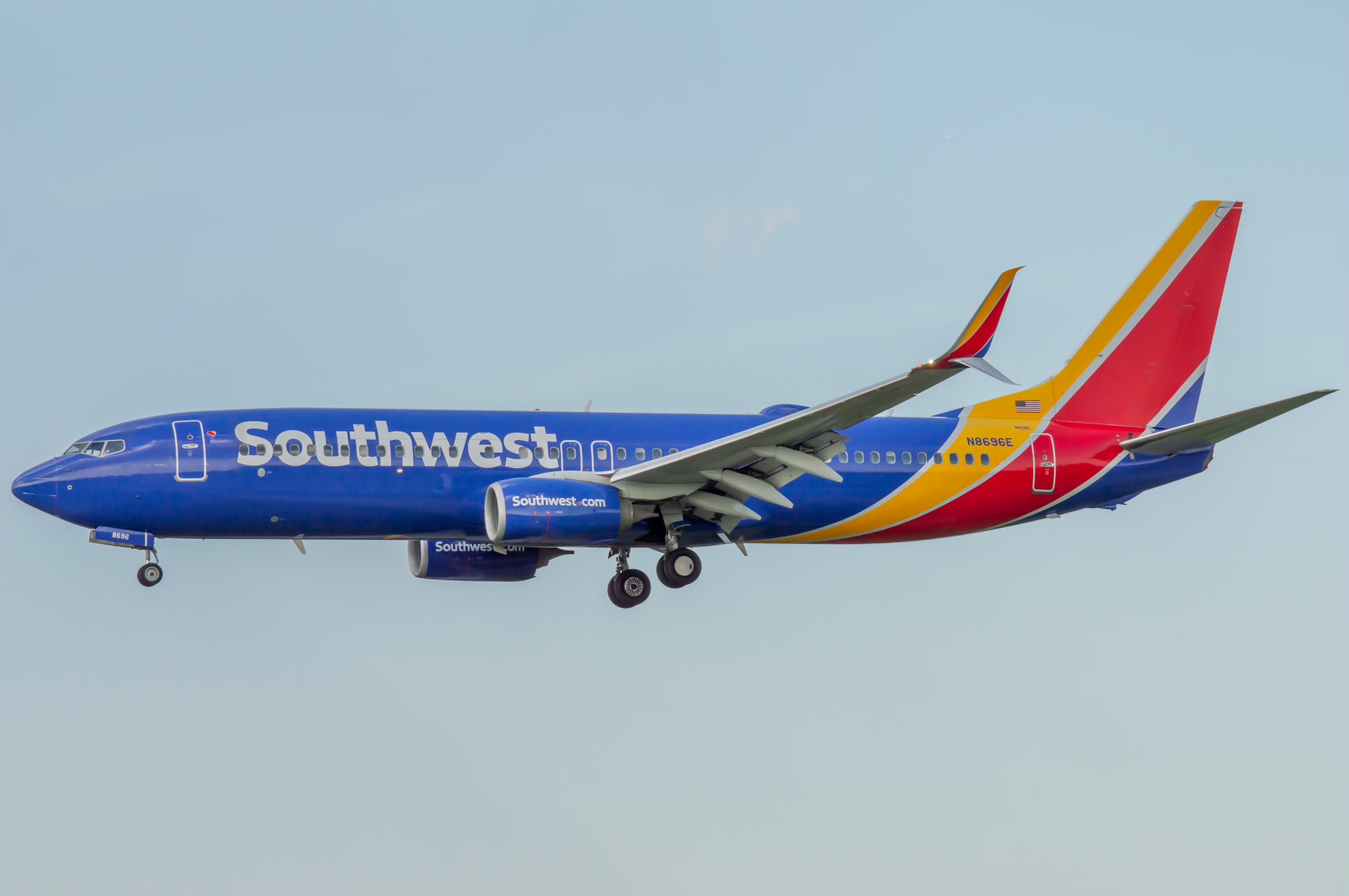 Full size: Southwest Airlines Boeing 737-800 N8696E at Baltimore/Washington International Thurgood Marshall Airport