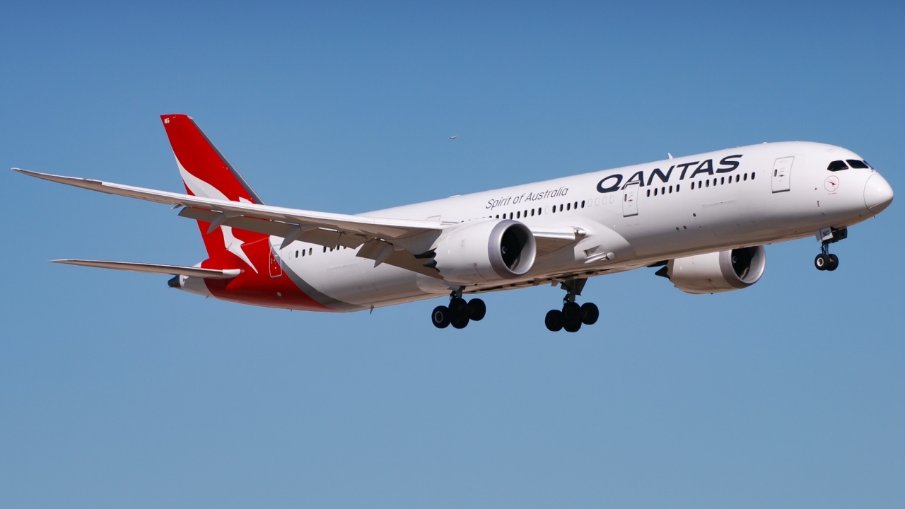 Full size: Qantas Airways Boeing 787-9 VH-ZNF at Dallas-Fort Worth International Airport