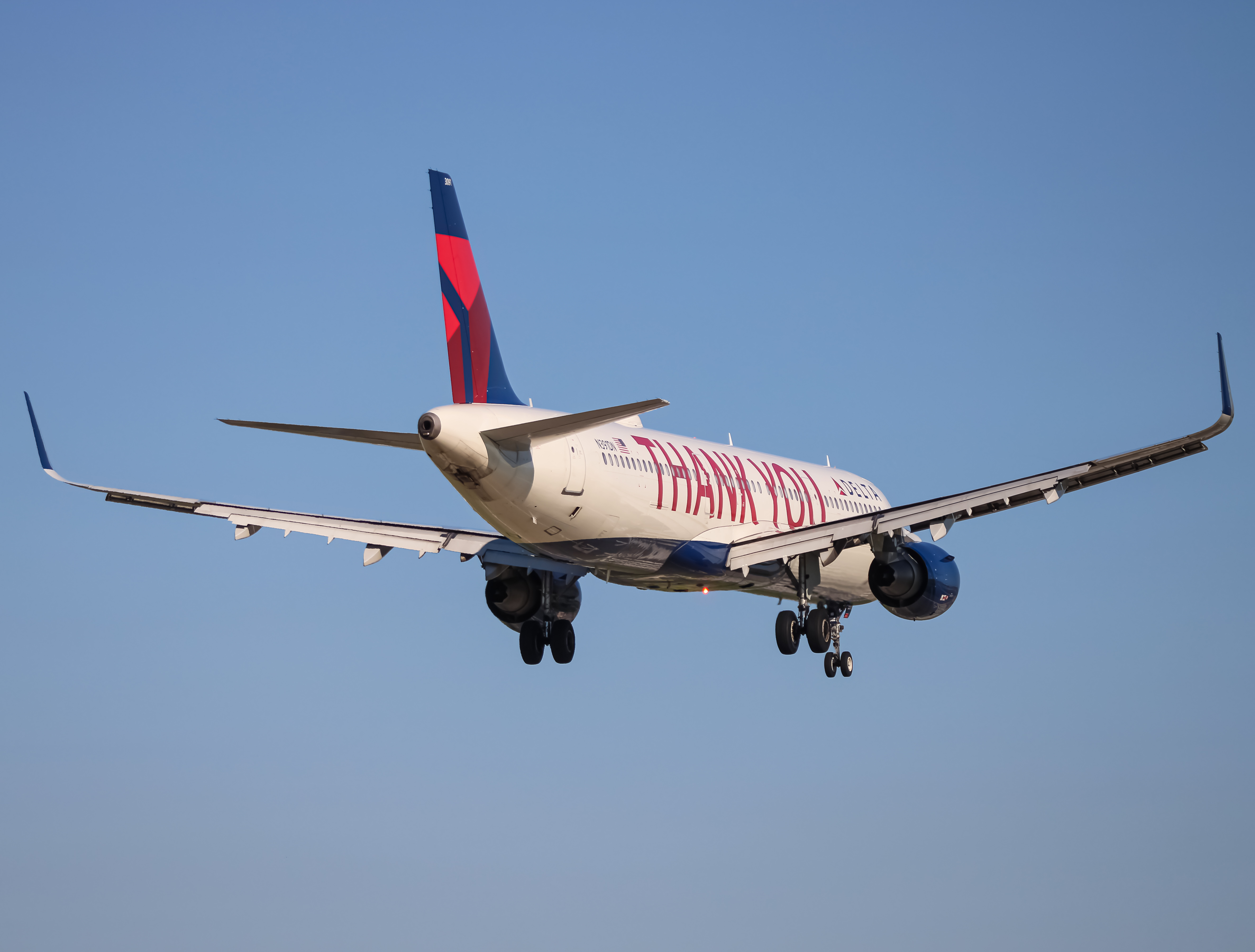 Full size: Delta Airlines Airbus A321-200 N391DN at Baltimore/Washington International Thurgood Marshall Airport