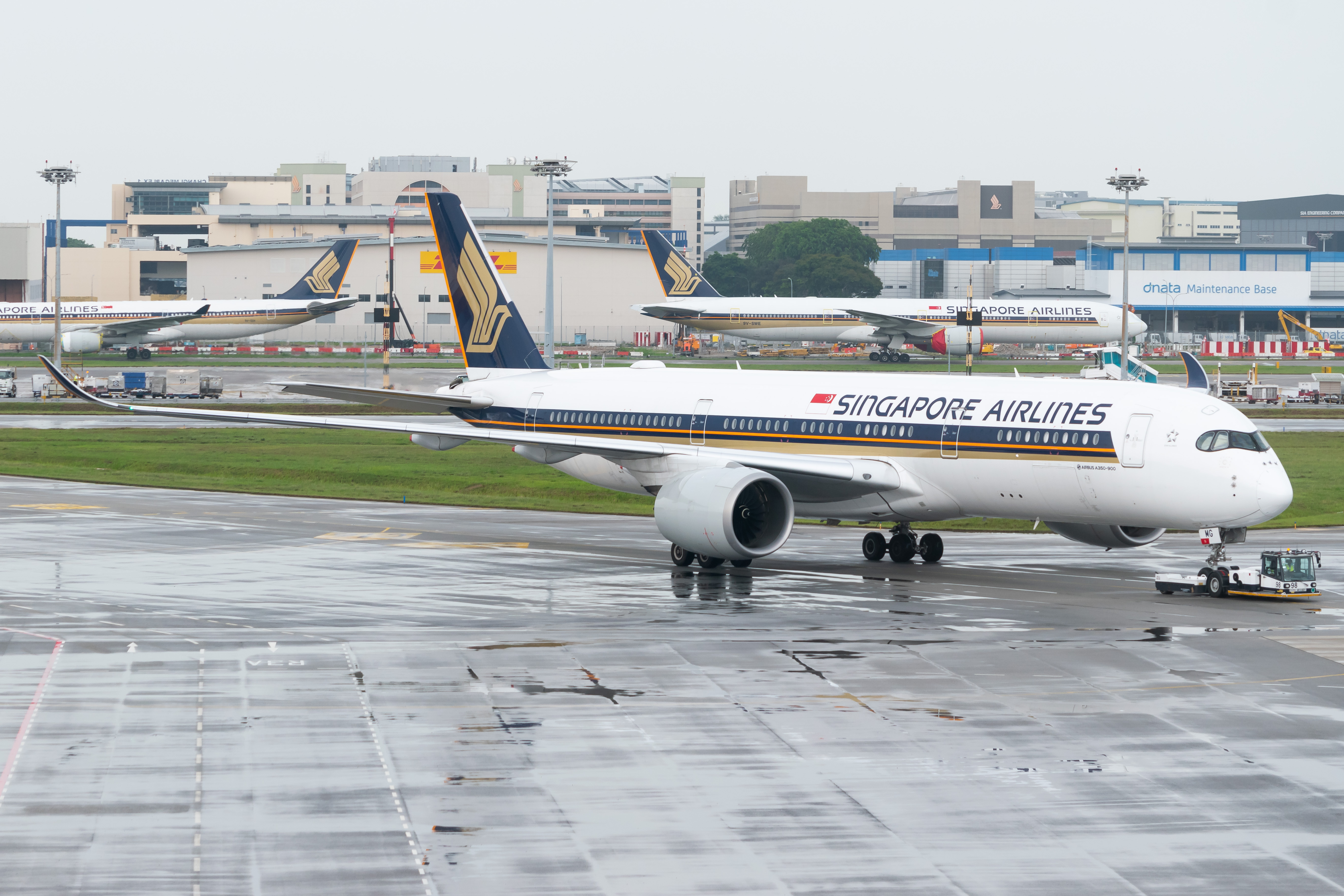 Full size: Singapore Airlines Airbus A350-900 9V-SMG at Singapore-Changi Airport