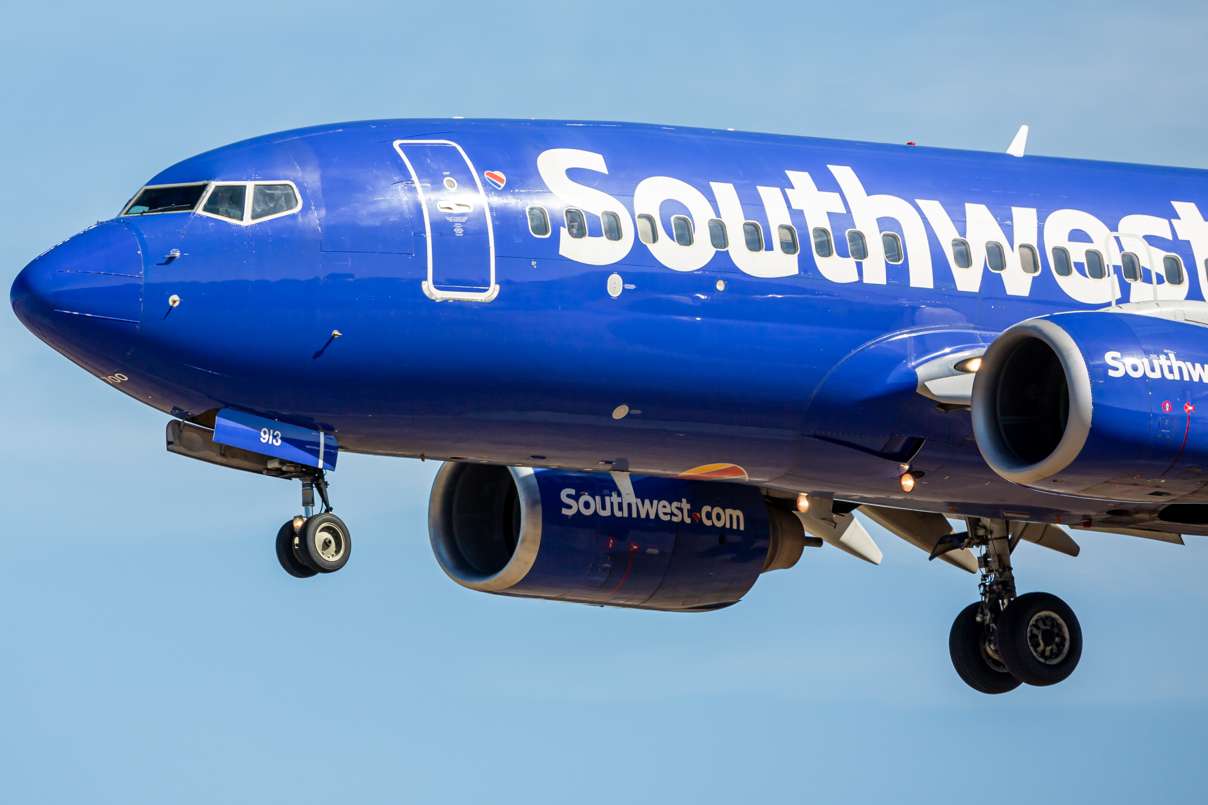 Full size: Southwest Airlines Boeing 737-700 N913WN at Baltimore/Washington International Thurgood Marshall Airport