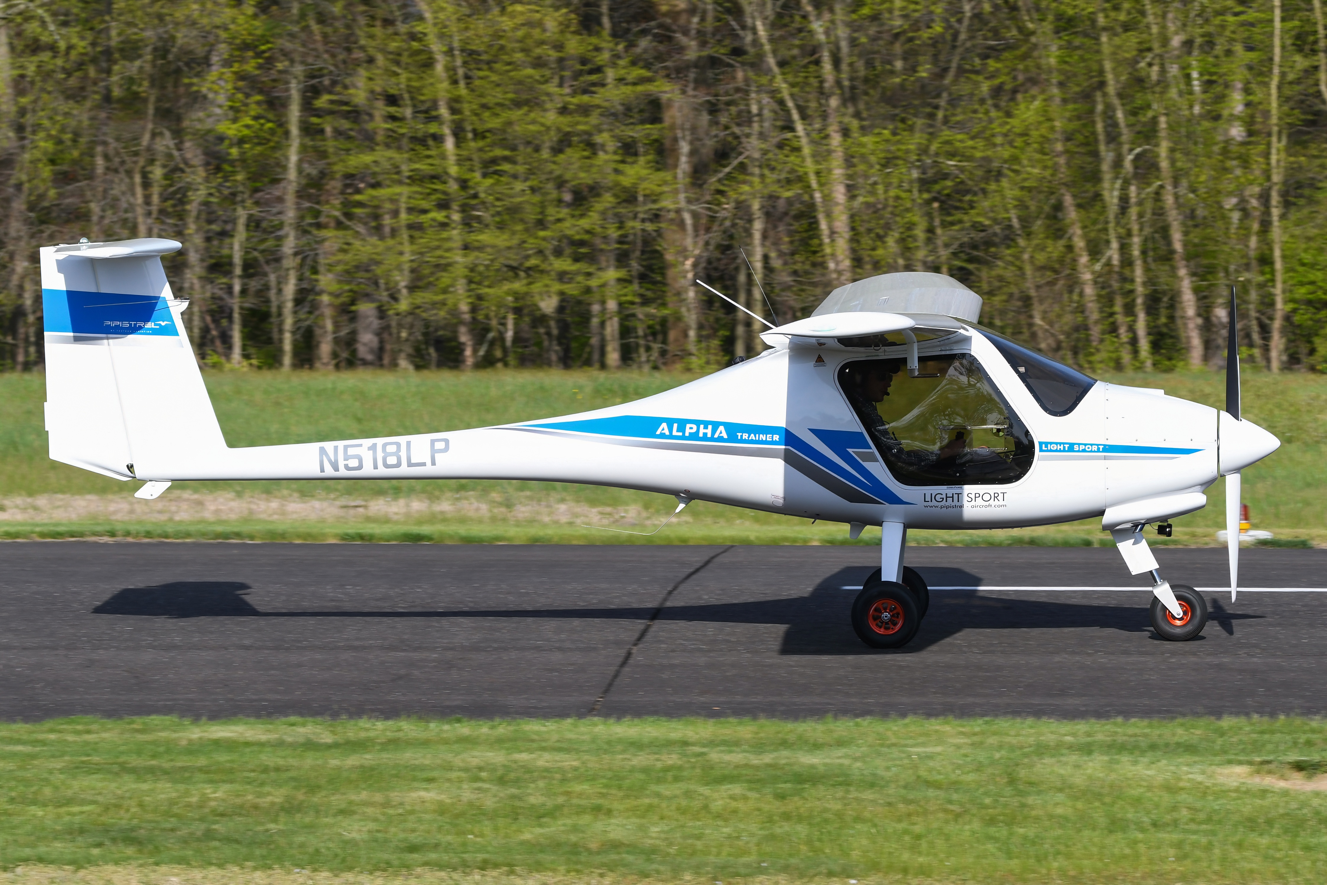 Full size: PRIVATE Pipistrel Alpha Trainer N518LP at Flying W Airport