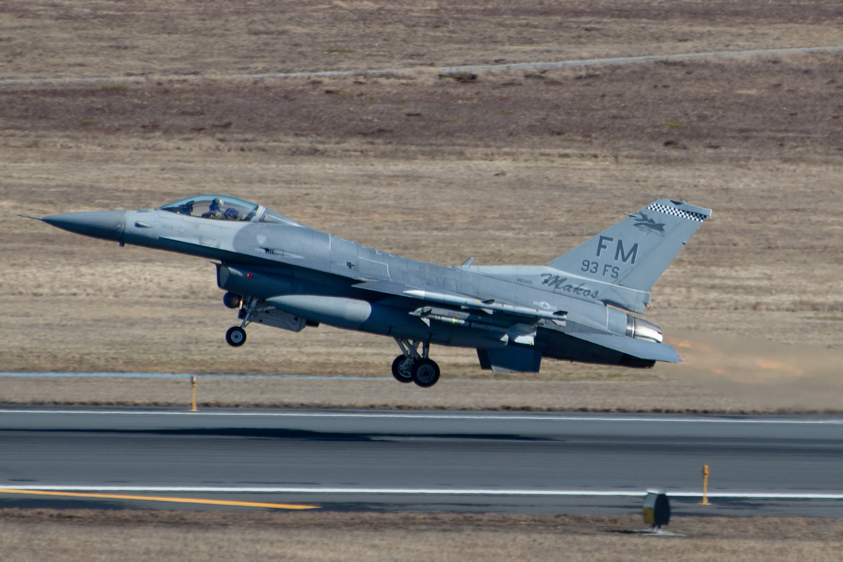 Full size: USAF - United States Air Force General Dynamics F-16 Fighting Falcon 88-0405 at Atlantic City International Airport