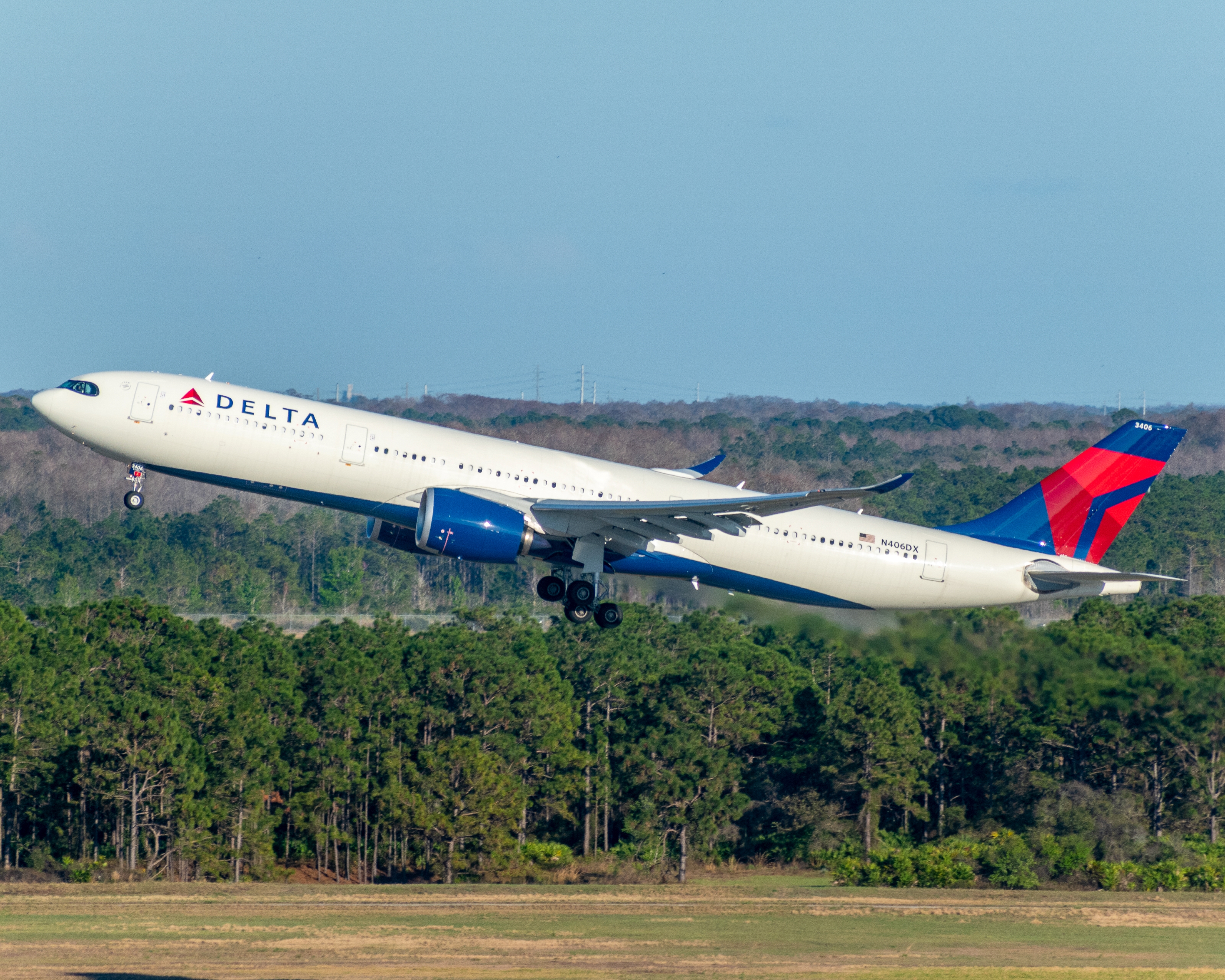 Full size: Delta Airlines Airbus A330-900 N406DX at Orlando International Airport