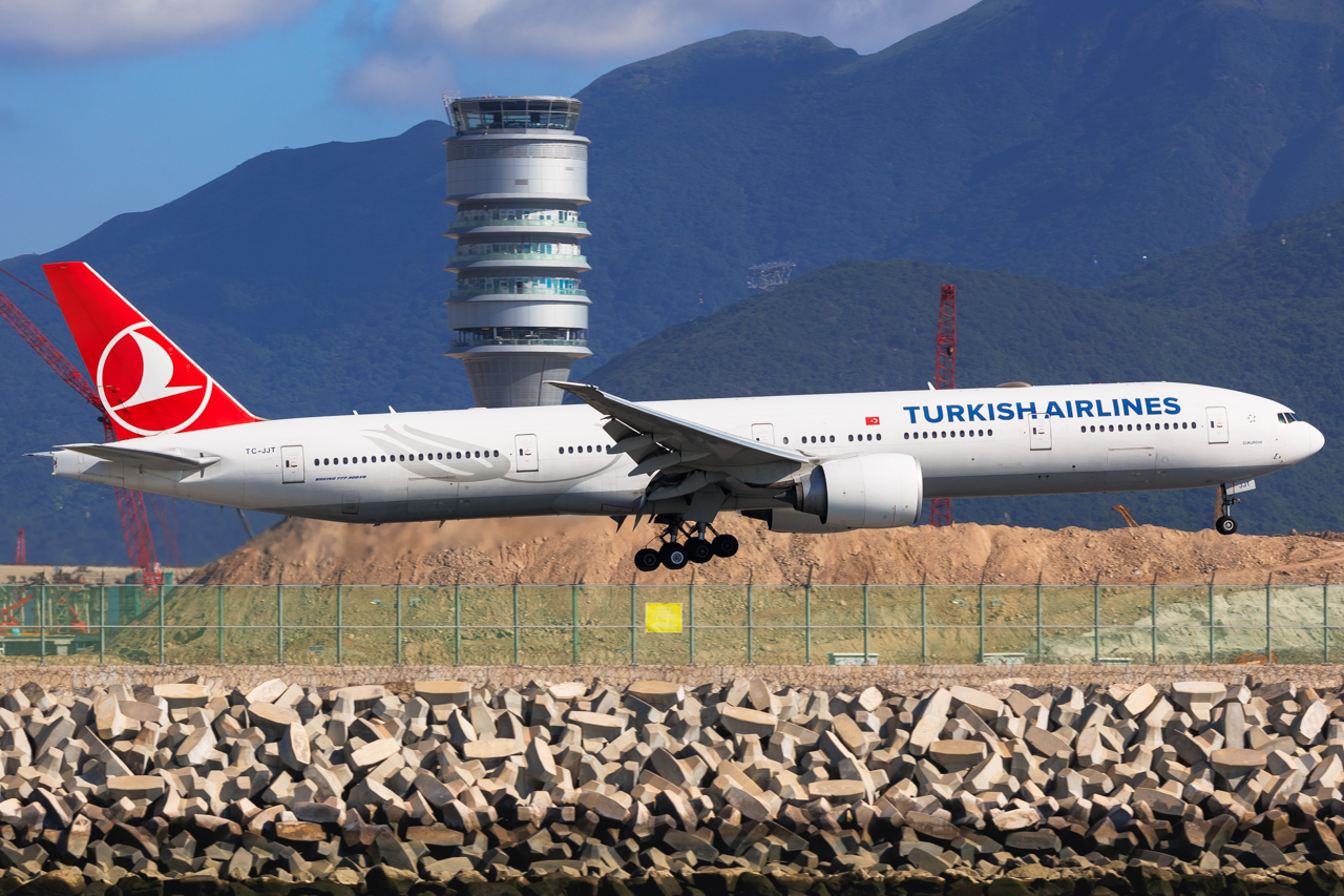 TC-JJT | Turkish Airlines Boeing 777-300ER at HKG | AeroXplorer