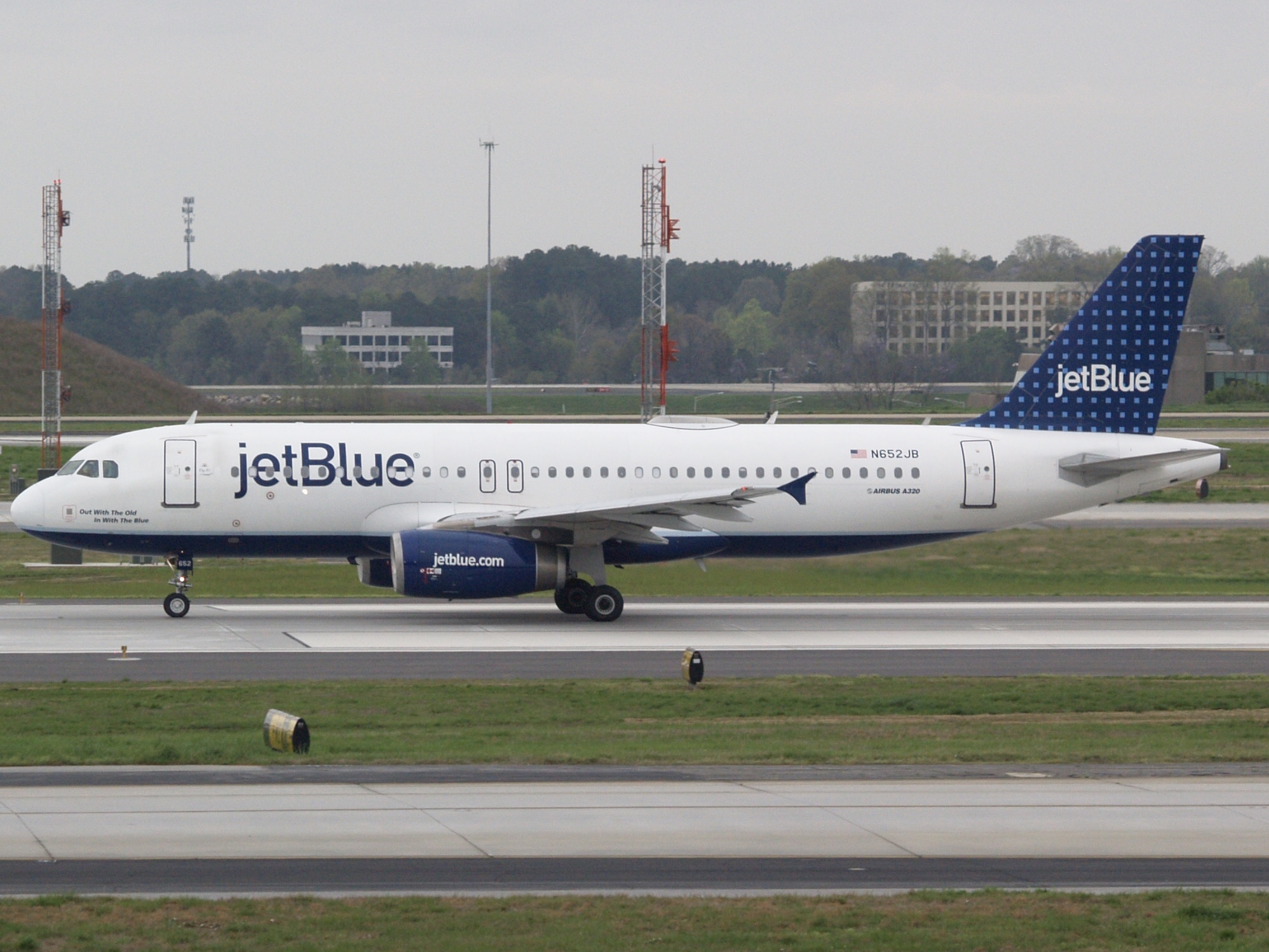 Full size: JetBlue Airways Airbus A320 N652JB at Hartsfield-Jackson Atlanta International Airport