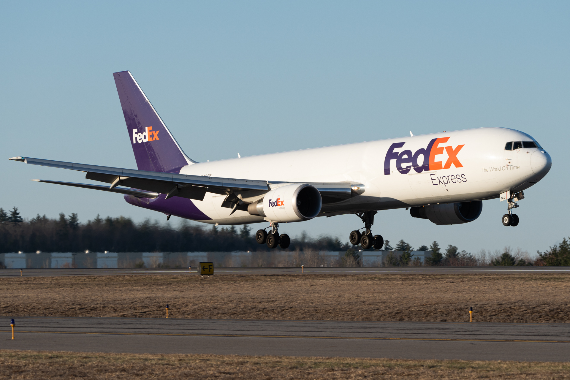 Full size: FedEx Boeing 767-300F N146FE at Manchester Airport