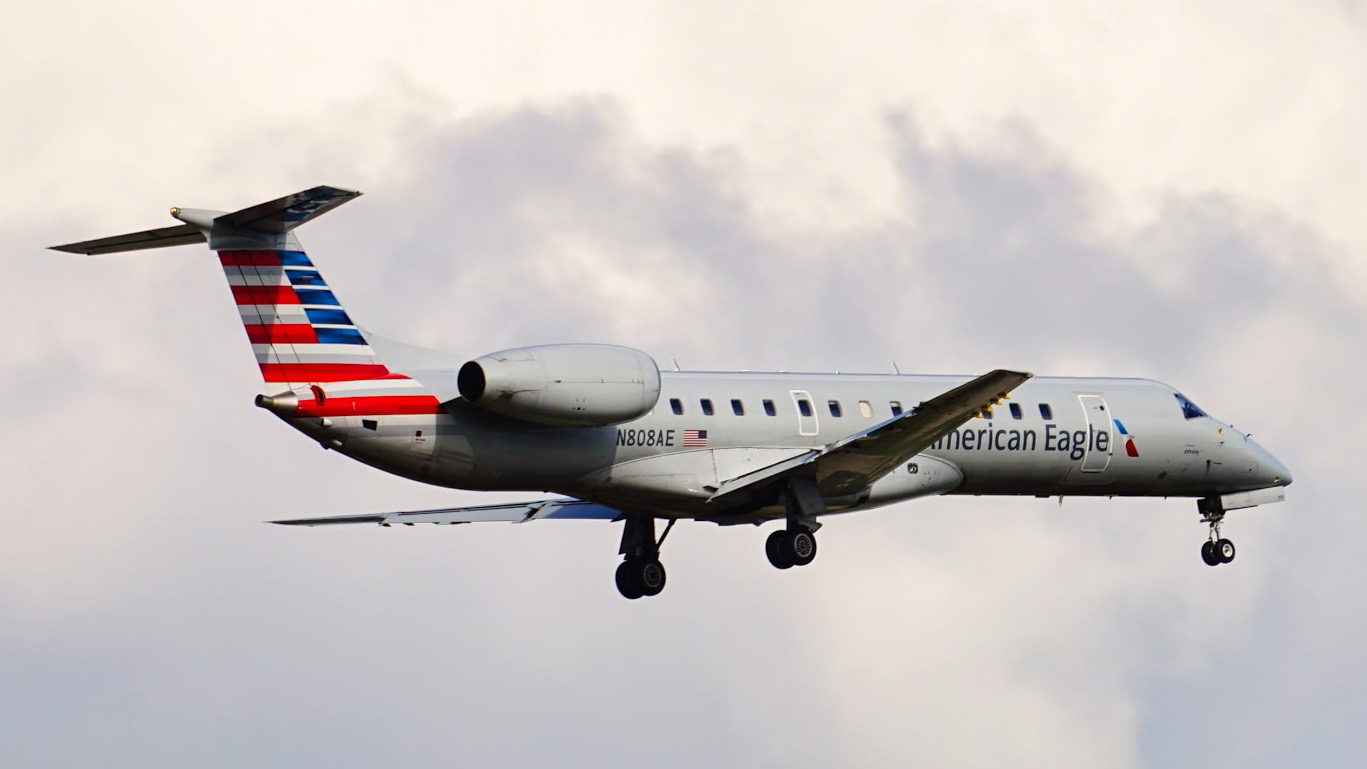 Full size: American Eagle Embraer ERJ145 N808AE at Dallas-Fort Worth International Airport