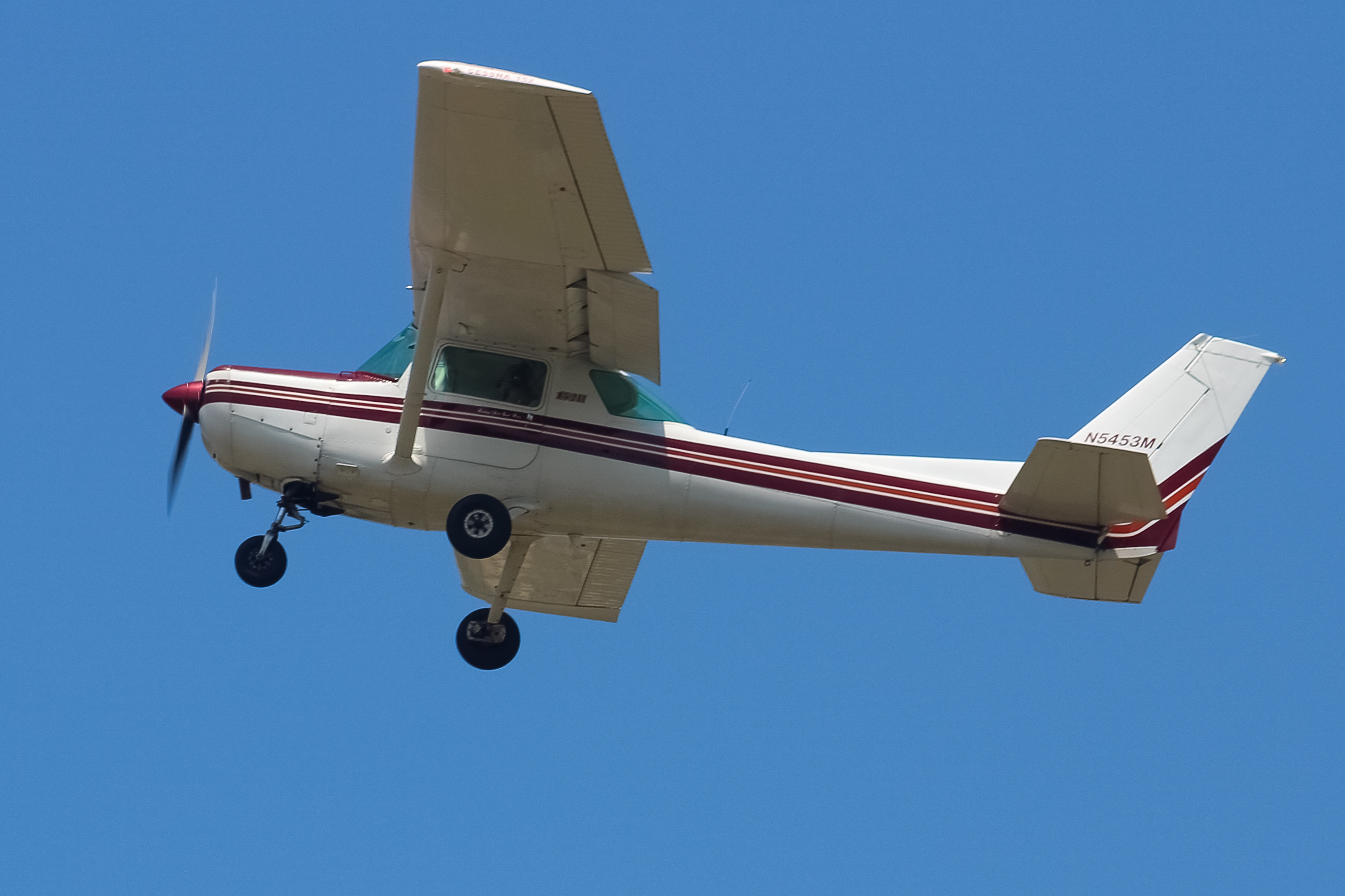Full size: PRIVATE  Cessna 150 N5453M at Clermont County Airport