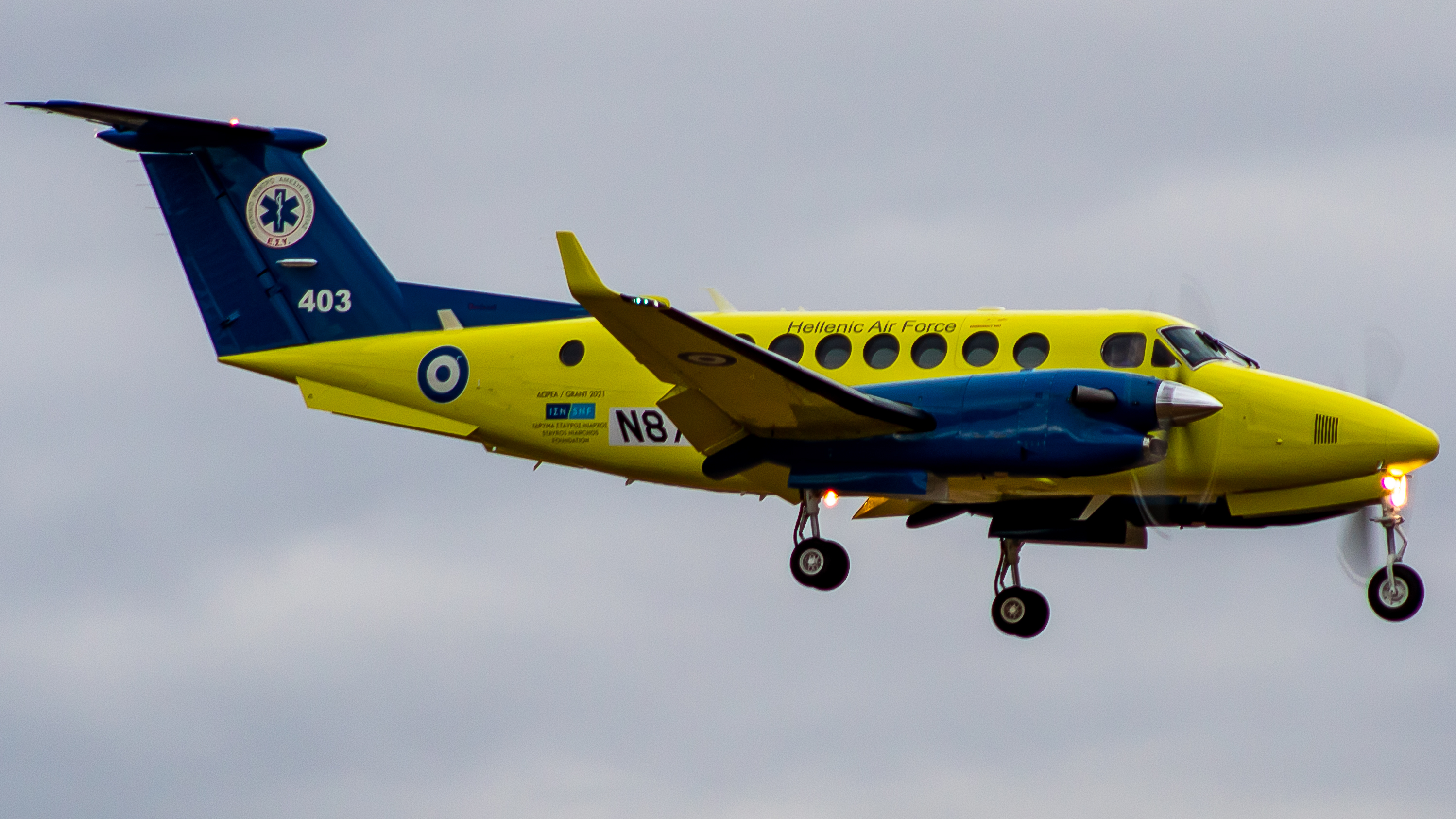 Full size: Textron Aviation Beechcraft King Air 300 N87FM at Hector International Airport