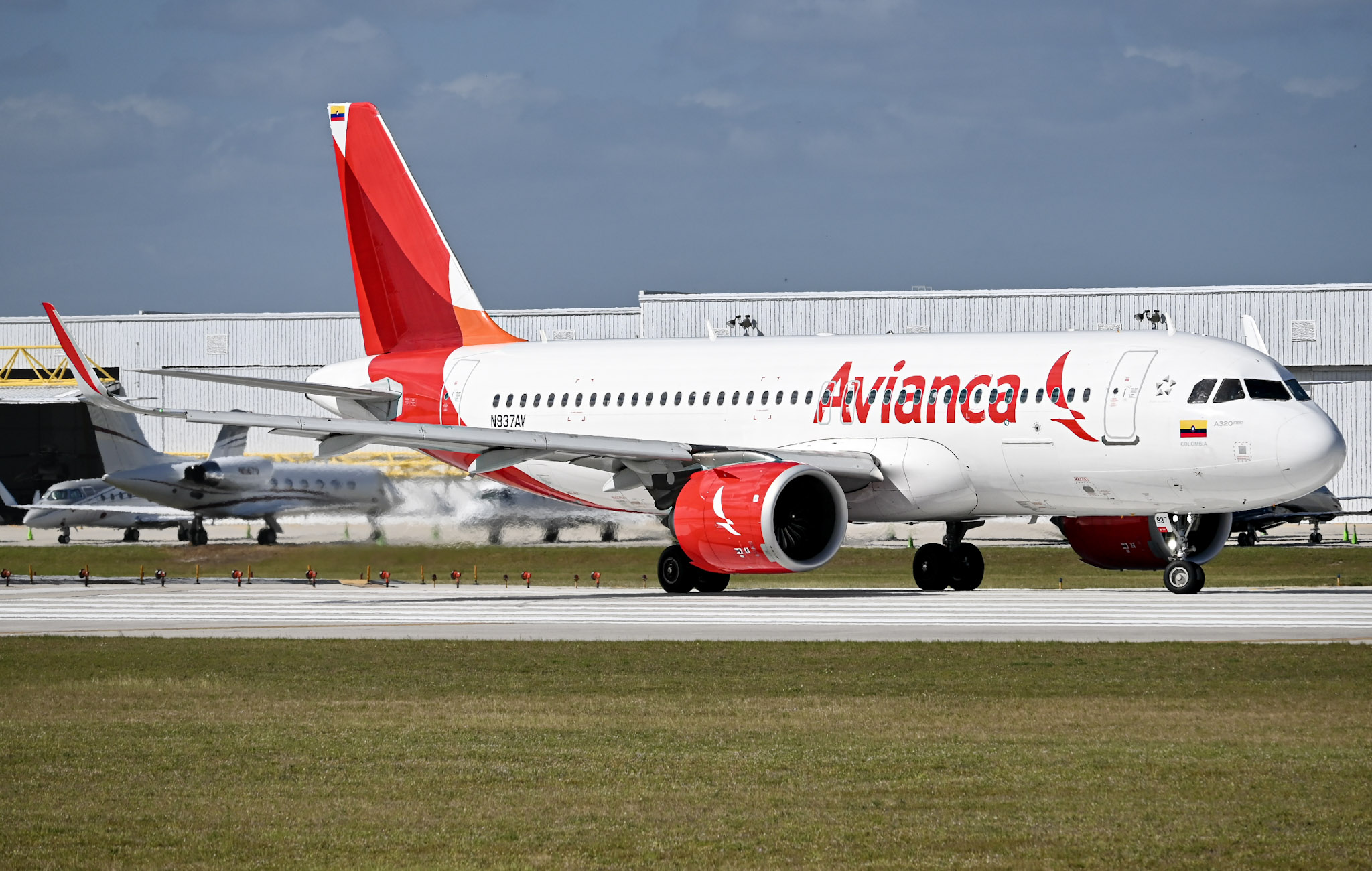 Full size: Avianca Airbus A320NEO N937AV at Fort Lauderdale/Hollywood International Airport
