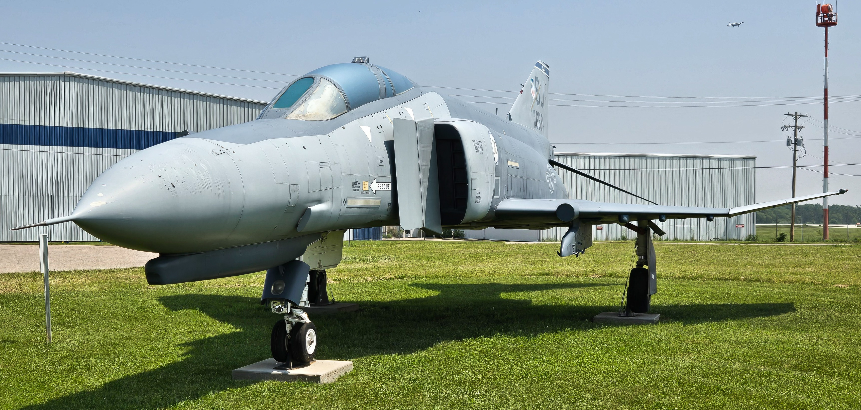 Full size: USAF - United States Air Force McDonnell Douglas F-4E Phantom II 74-0658 at Kalamazoo Battle Creek International Airport
