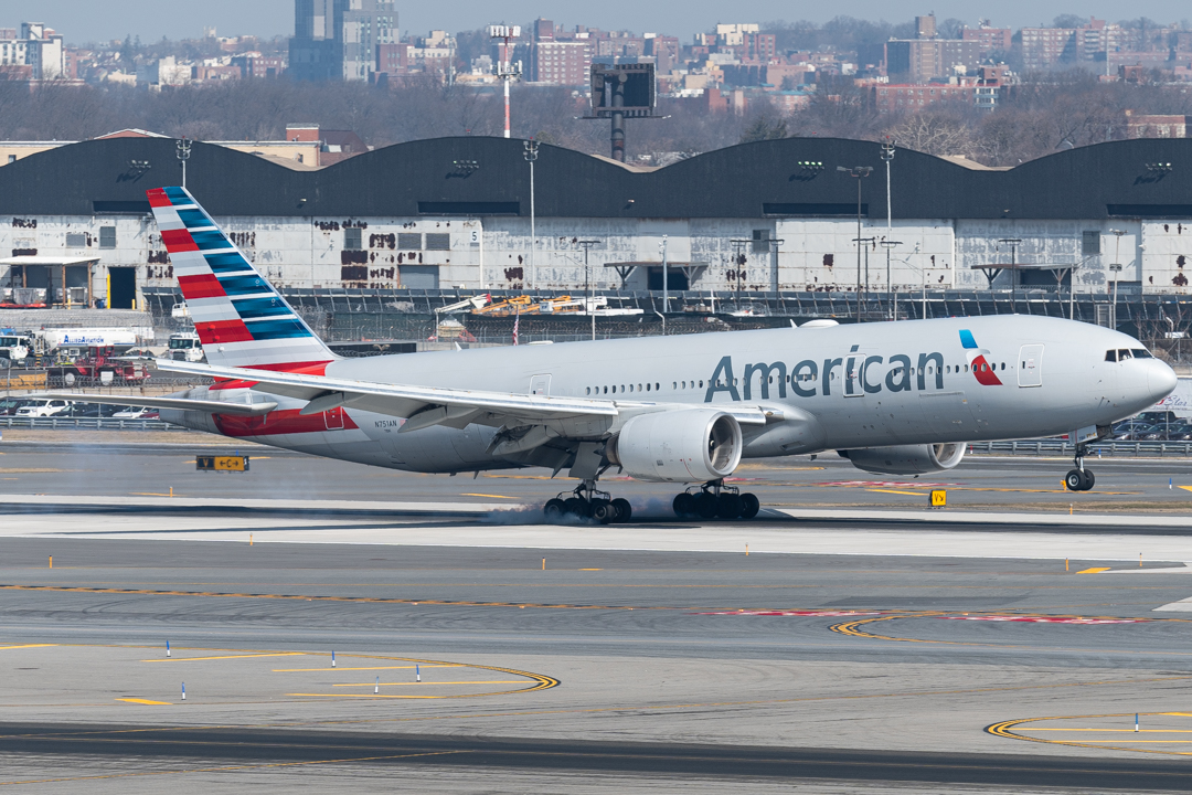 Full size: American Airlines Boeing 777-200ER N751AN at John F. Kennedy International Airport