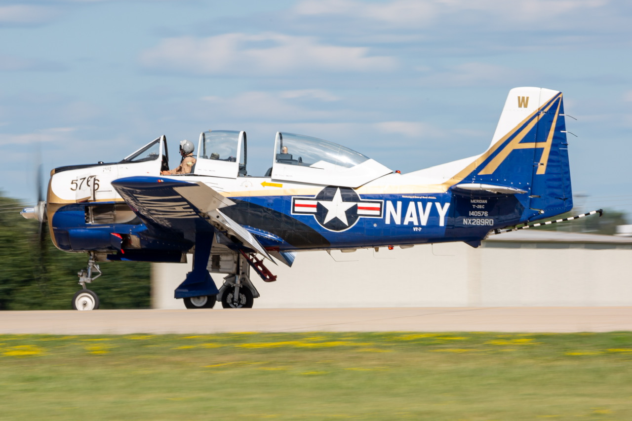 Full size: PRIVATE North American T-28C Trojan N289RD at Wittman Regional Airport