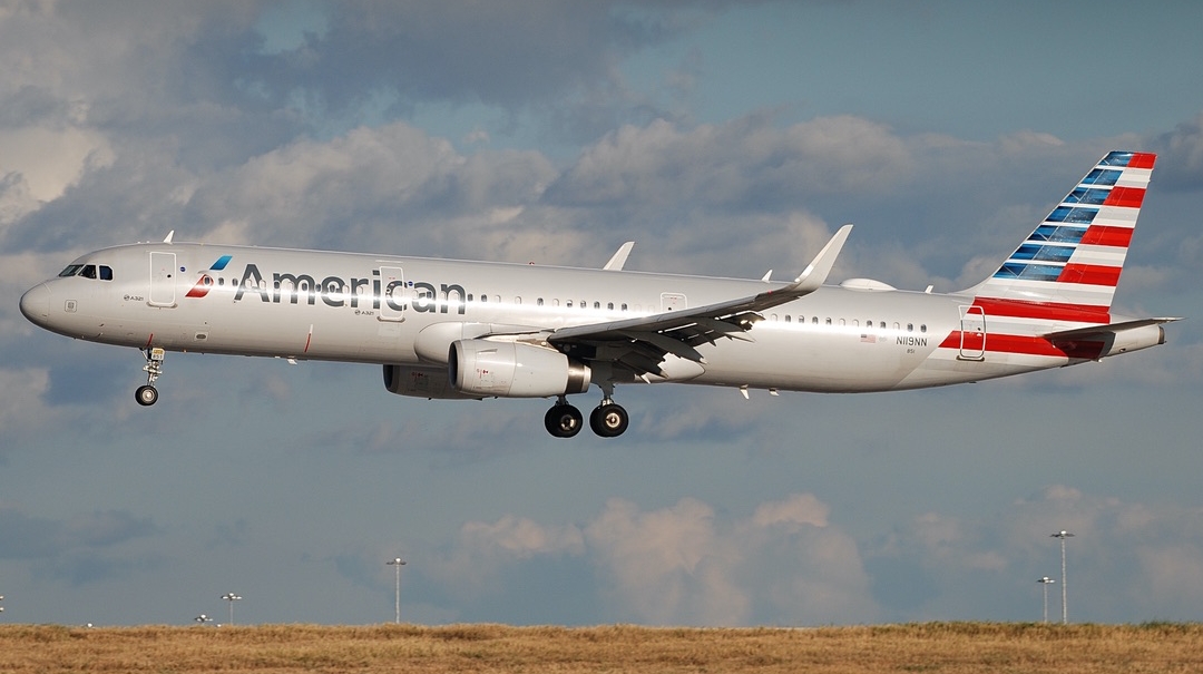 Full size: American Airlines Airbus A321-200 N119NN at Dallas-Fort Worth International Airport