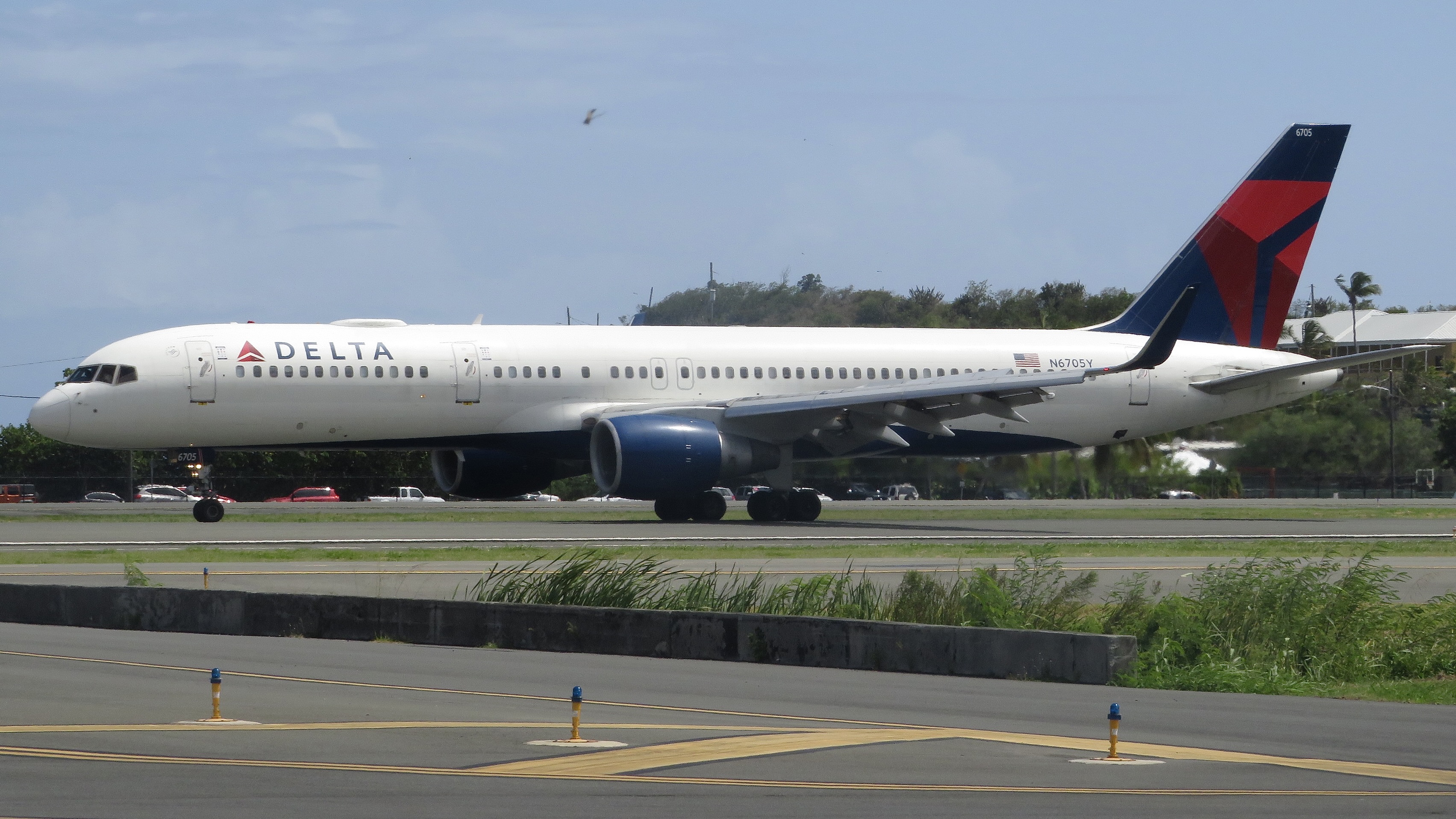 Full size: Delta Airlines Boeing 757-200 N6705Y at St. Thomas Cyril E. King Airport