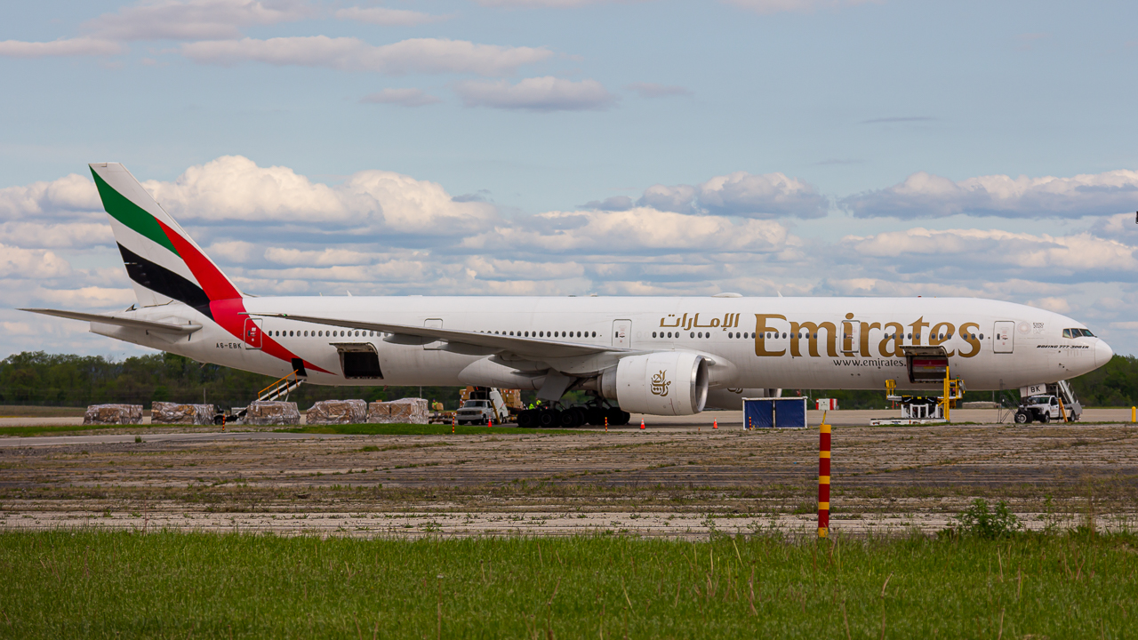 Full size: Emirates Boeing 777-300ER A6-EBK at Rickenbacker International Airport