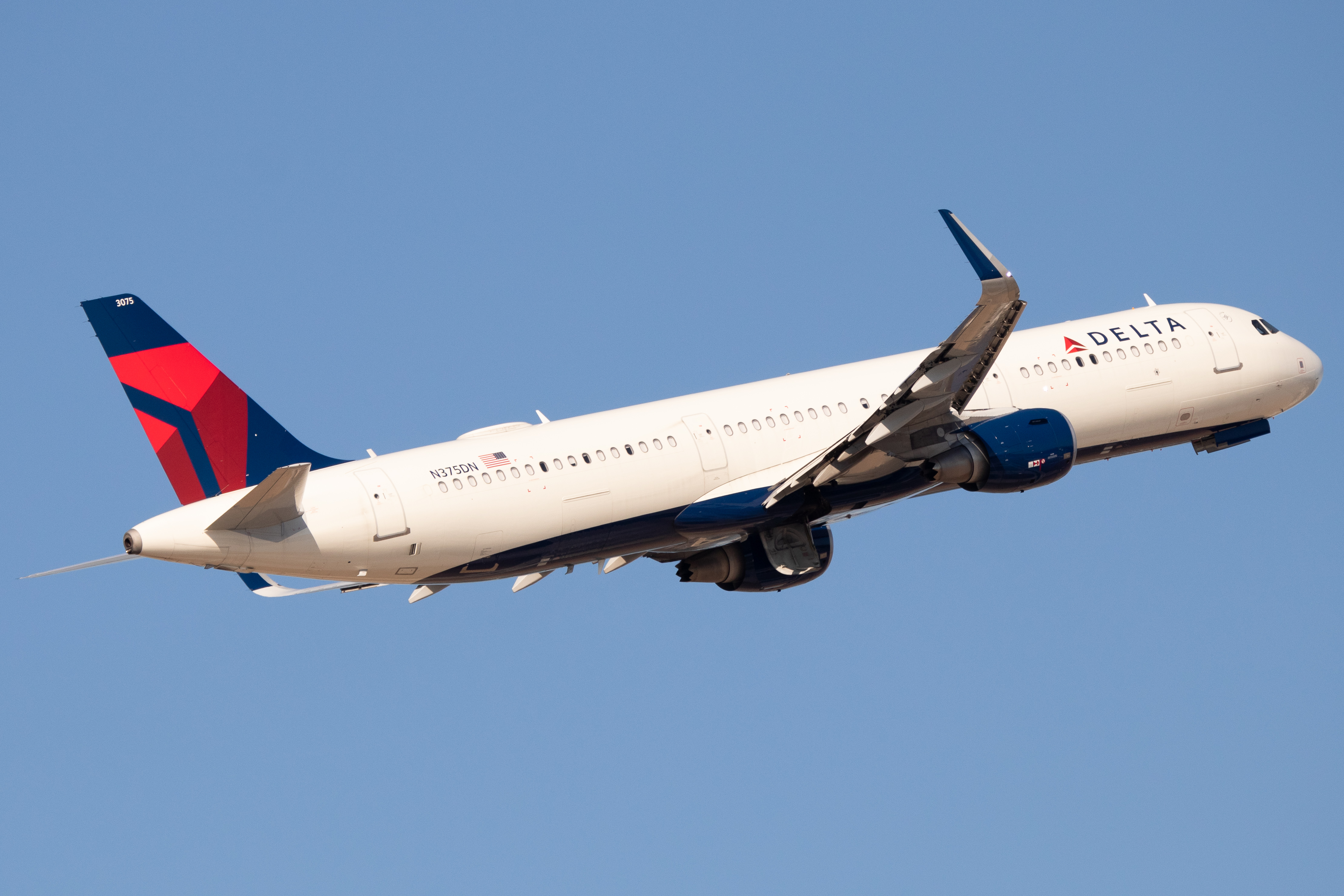 Full size: Delta Airlines Airbus A321-200 N375DN at San Antonio International Airport