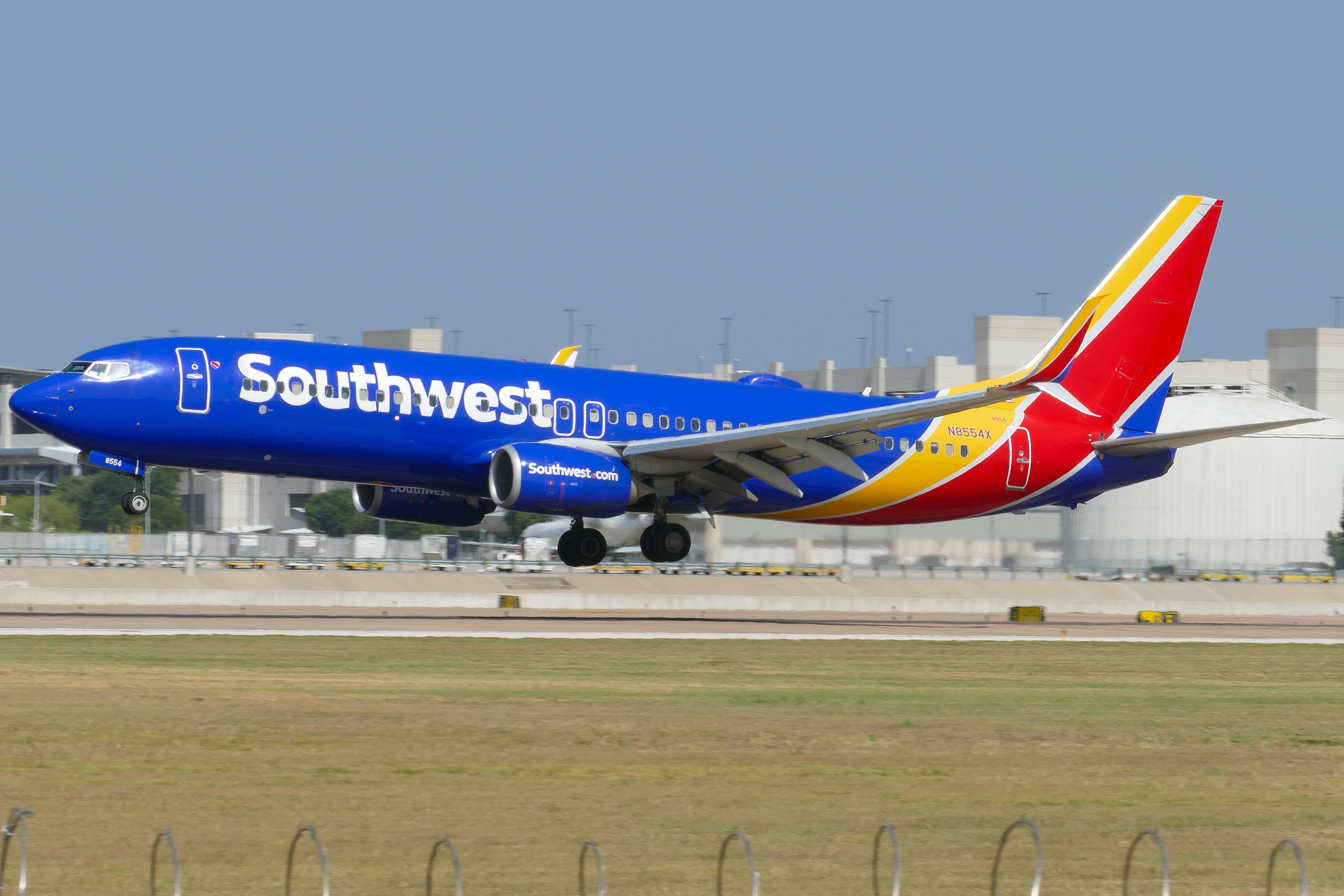 Full size: Southwest Airlines Boeing 737-800 N8554X at Austin-Bergstrom International Airport